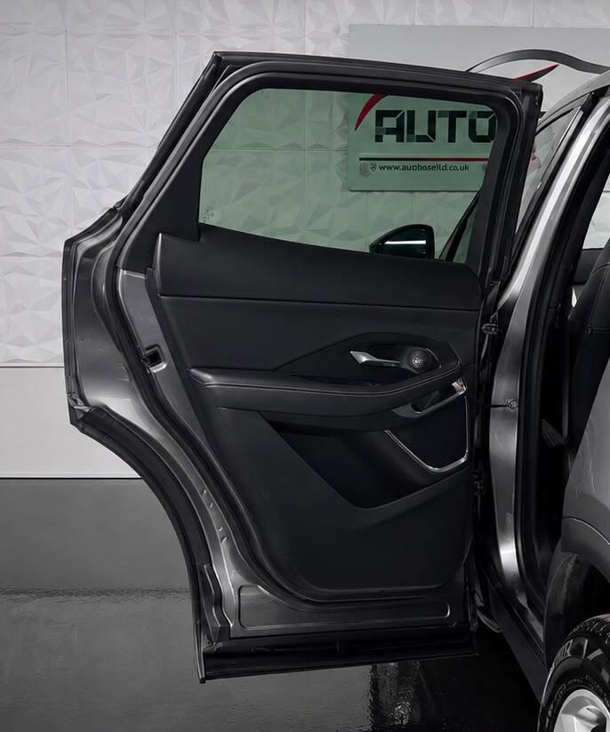 Jaguar E-Pace view 14