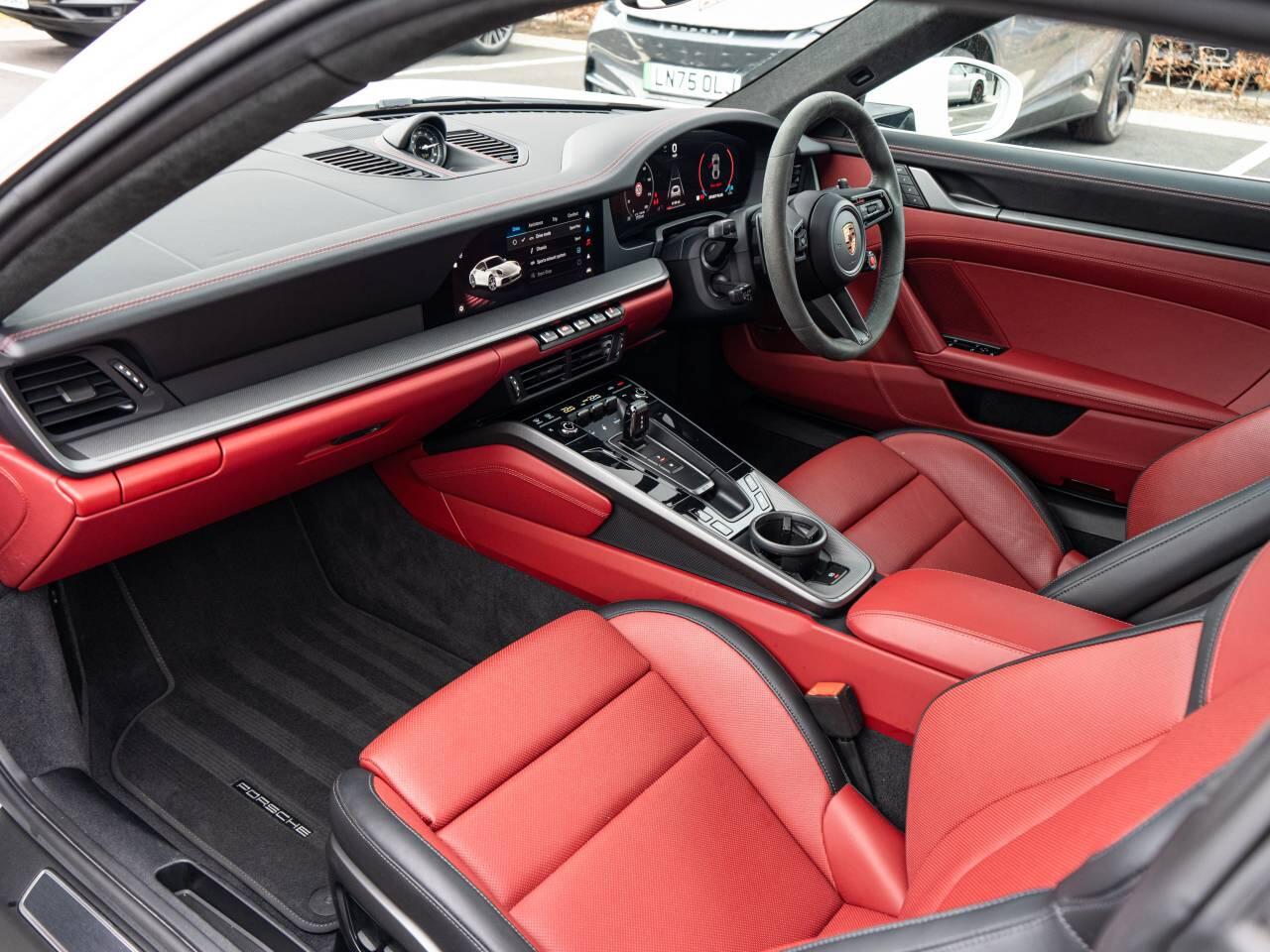 Porsche 911 view 45