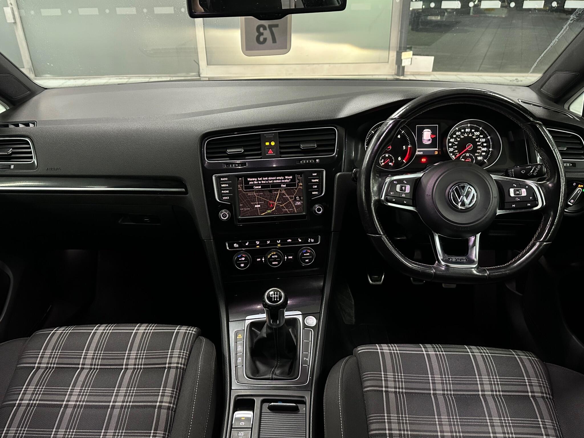 Volkswagen Golf view 16