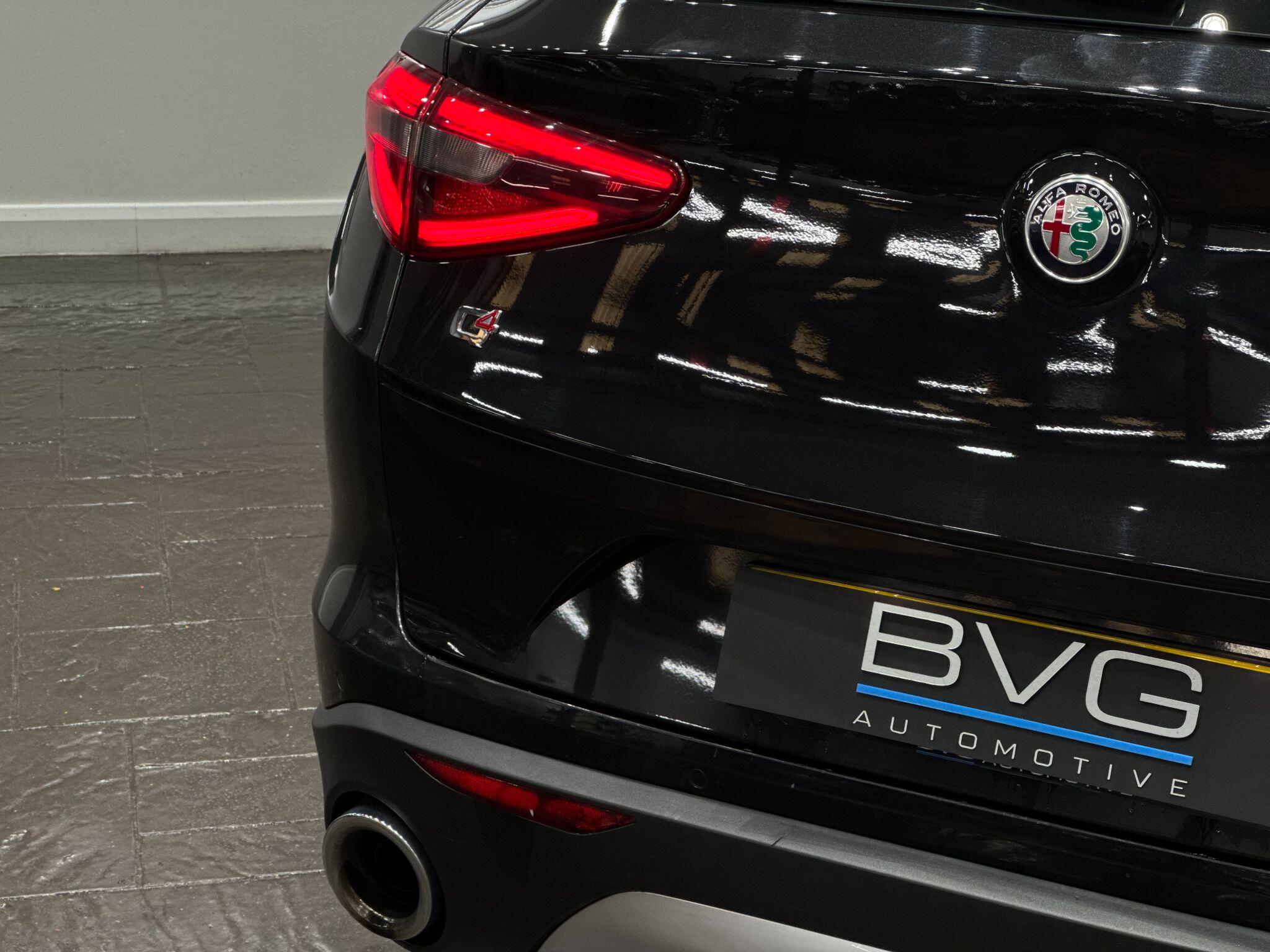 Alfa Romeo Stelvio view 19
