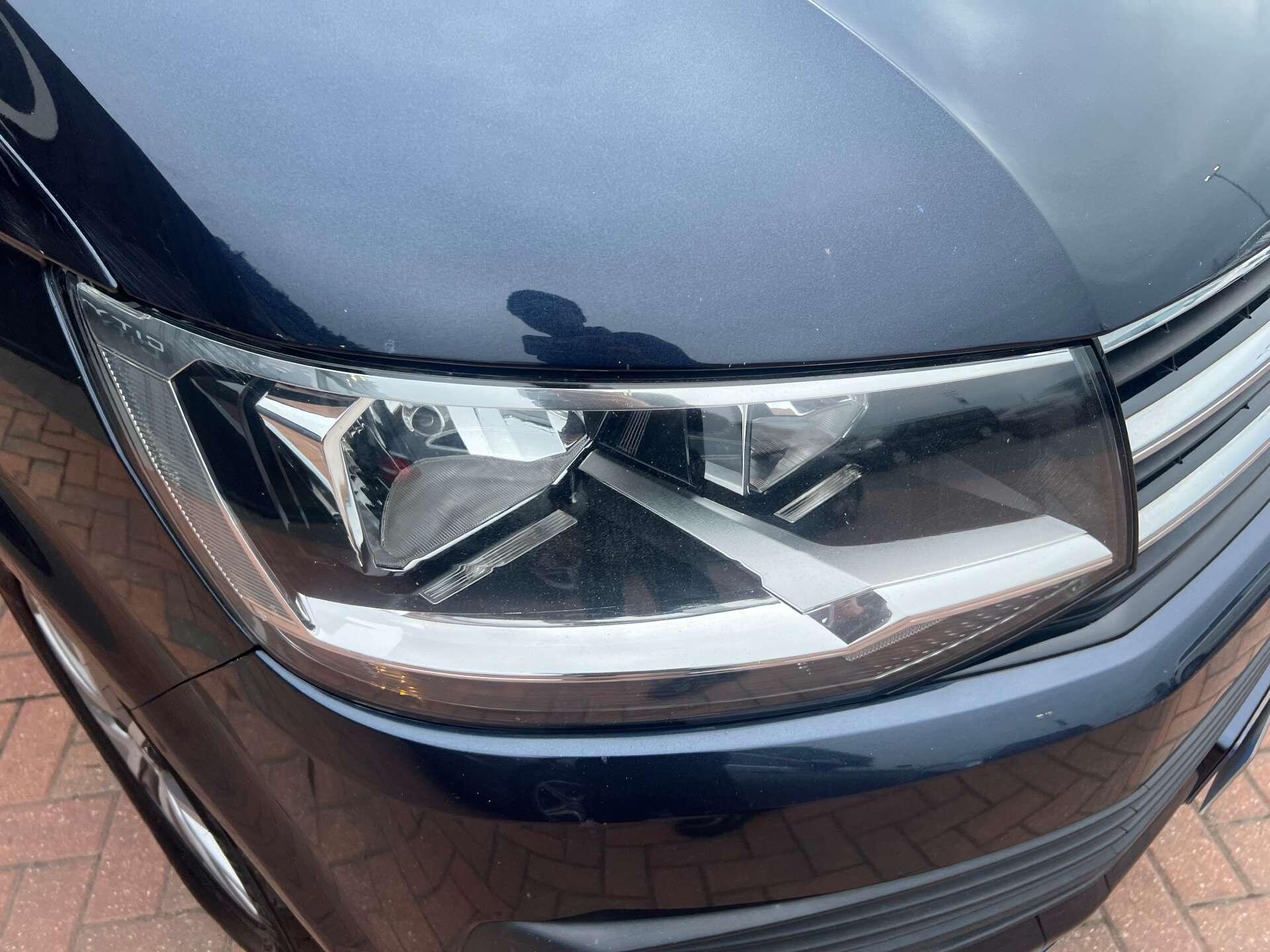 Volkswagen Caravelle view 45