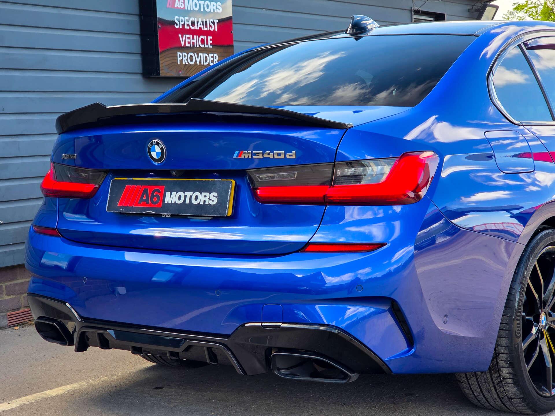 BMW 3 Series view 16