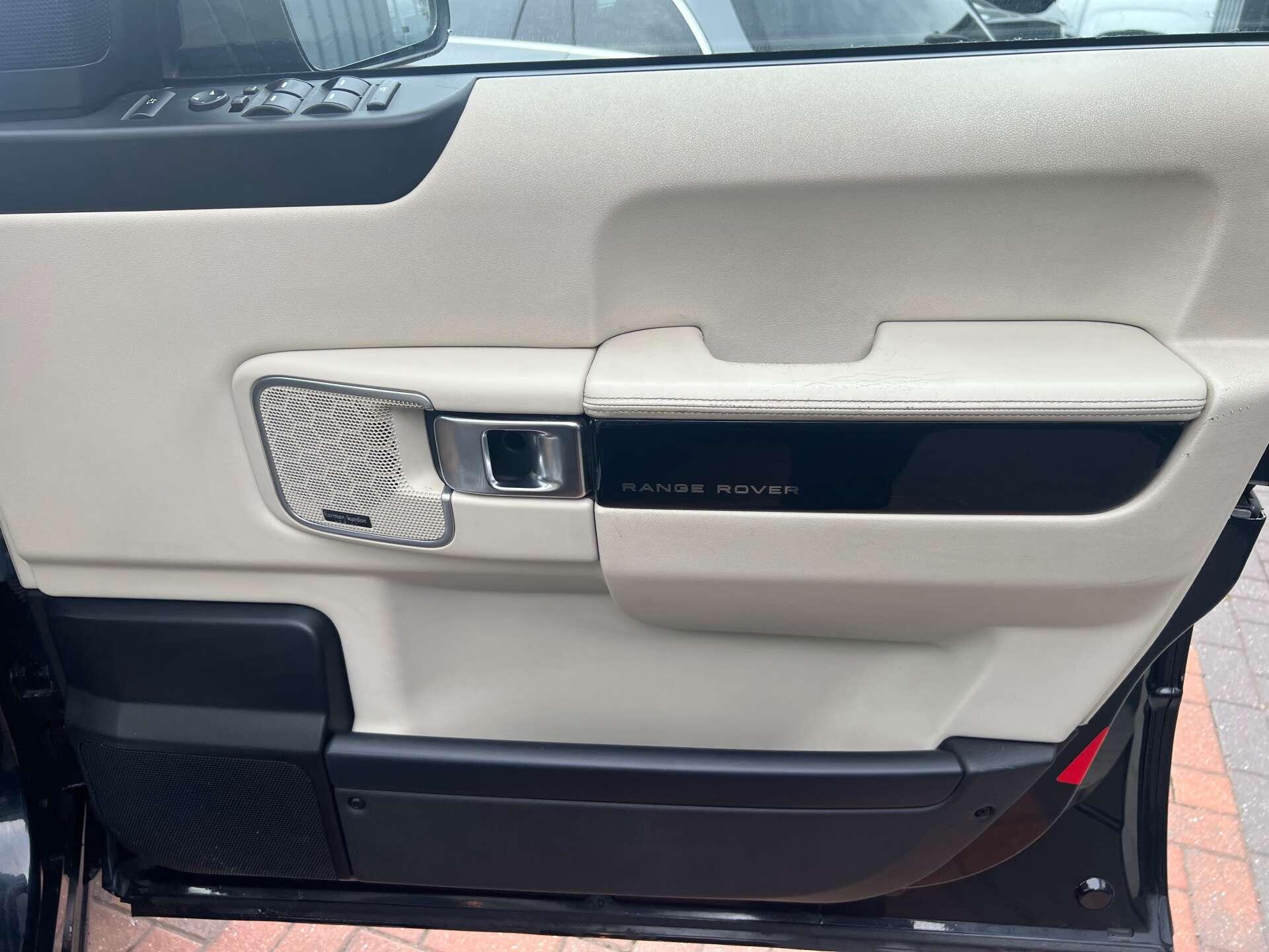 Land Rover Range Rover view 58