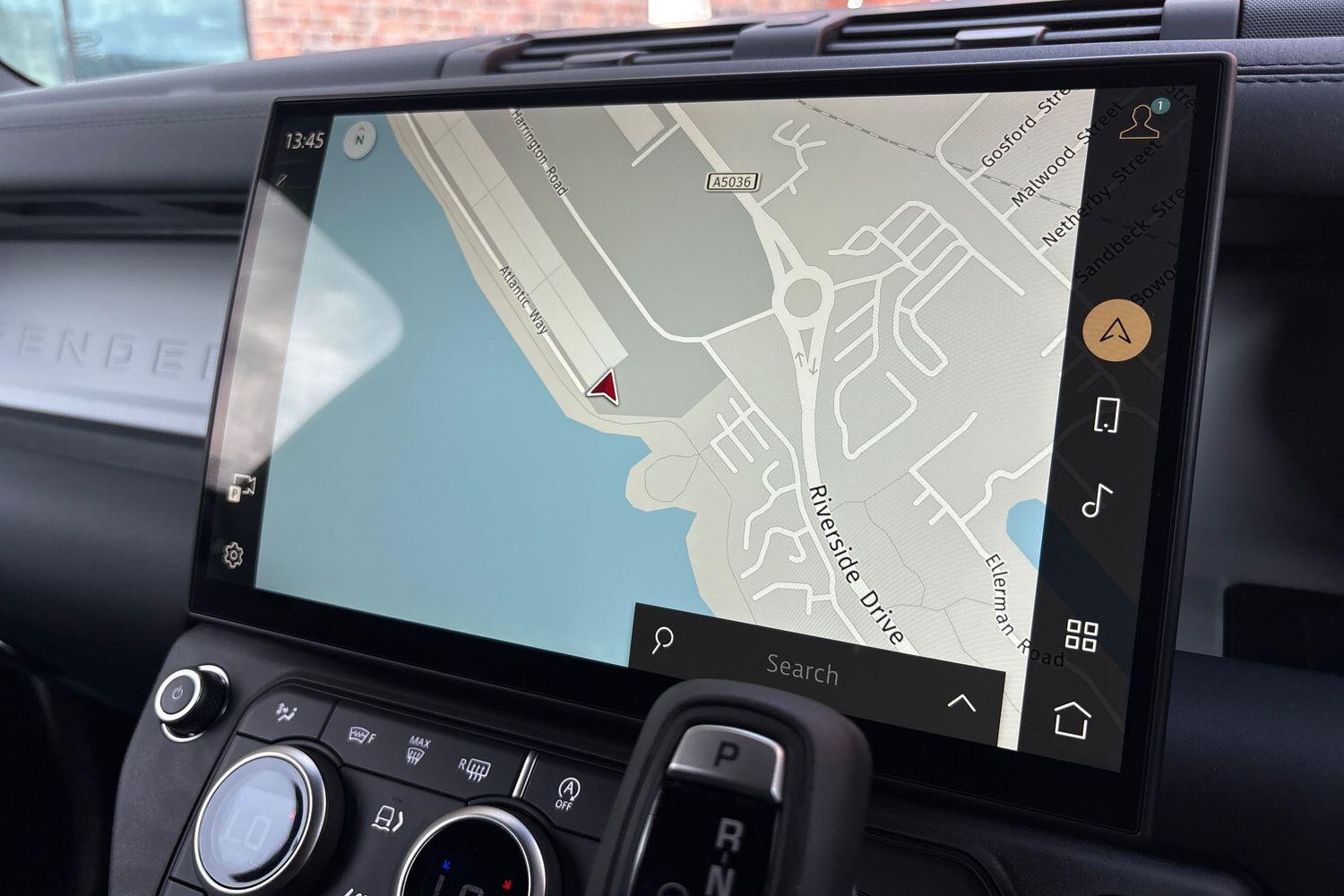 Land Rover Defender view 18