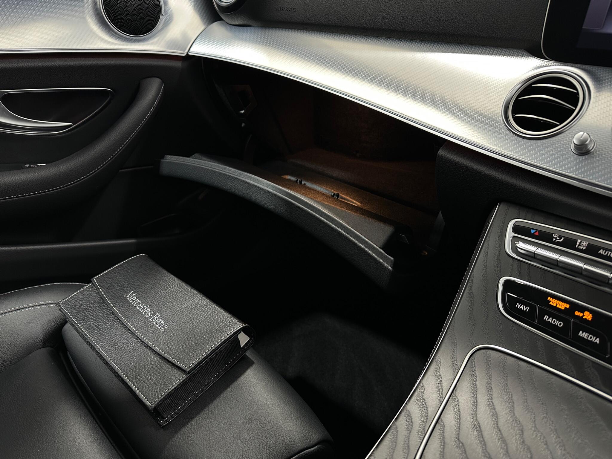 Mercedes-Benz E-Class view 29