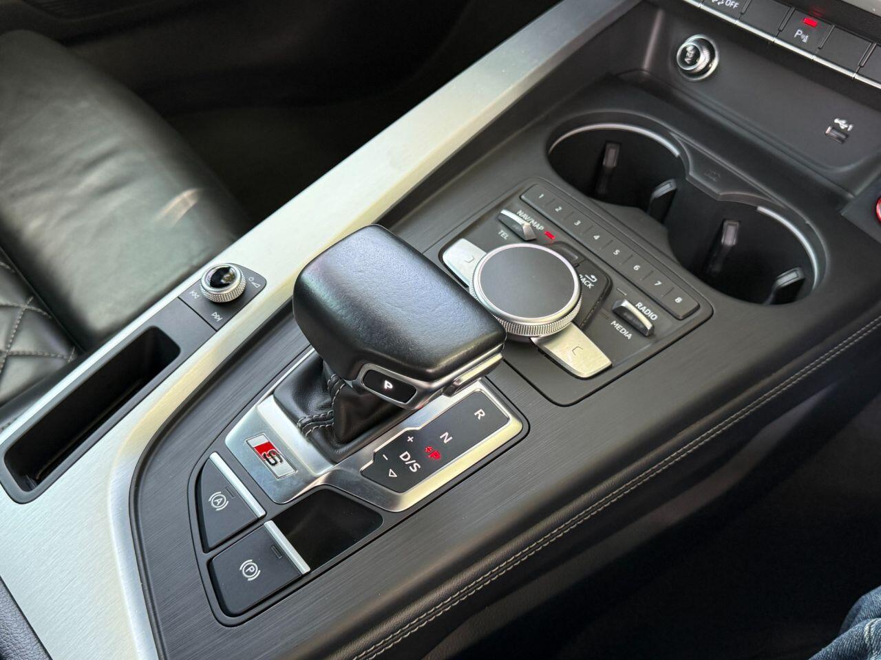 Audi Audi S5 view 36
