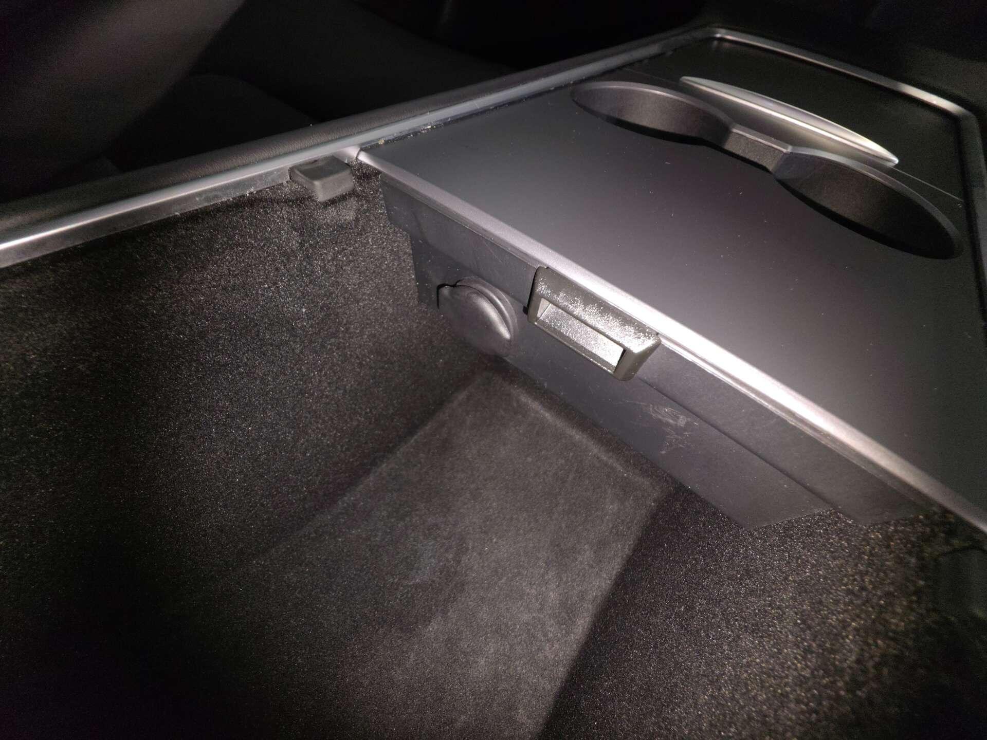 Tesla Model 3 view 32
