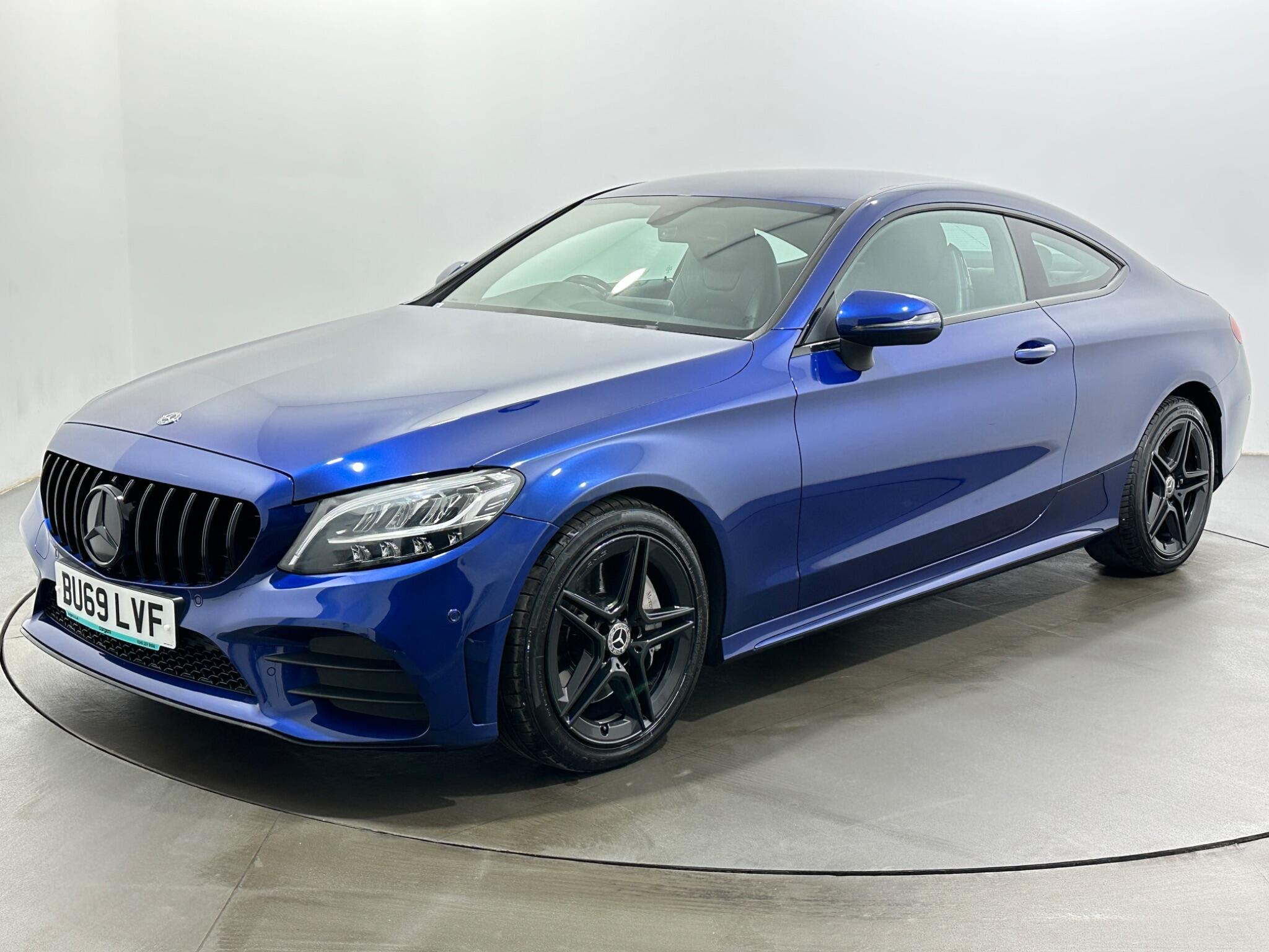 Mercedes-Benz C-Class view 4