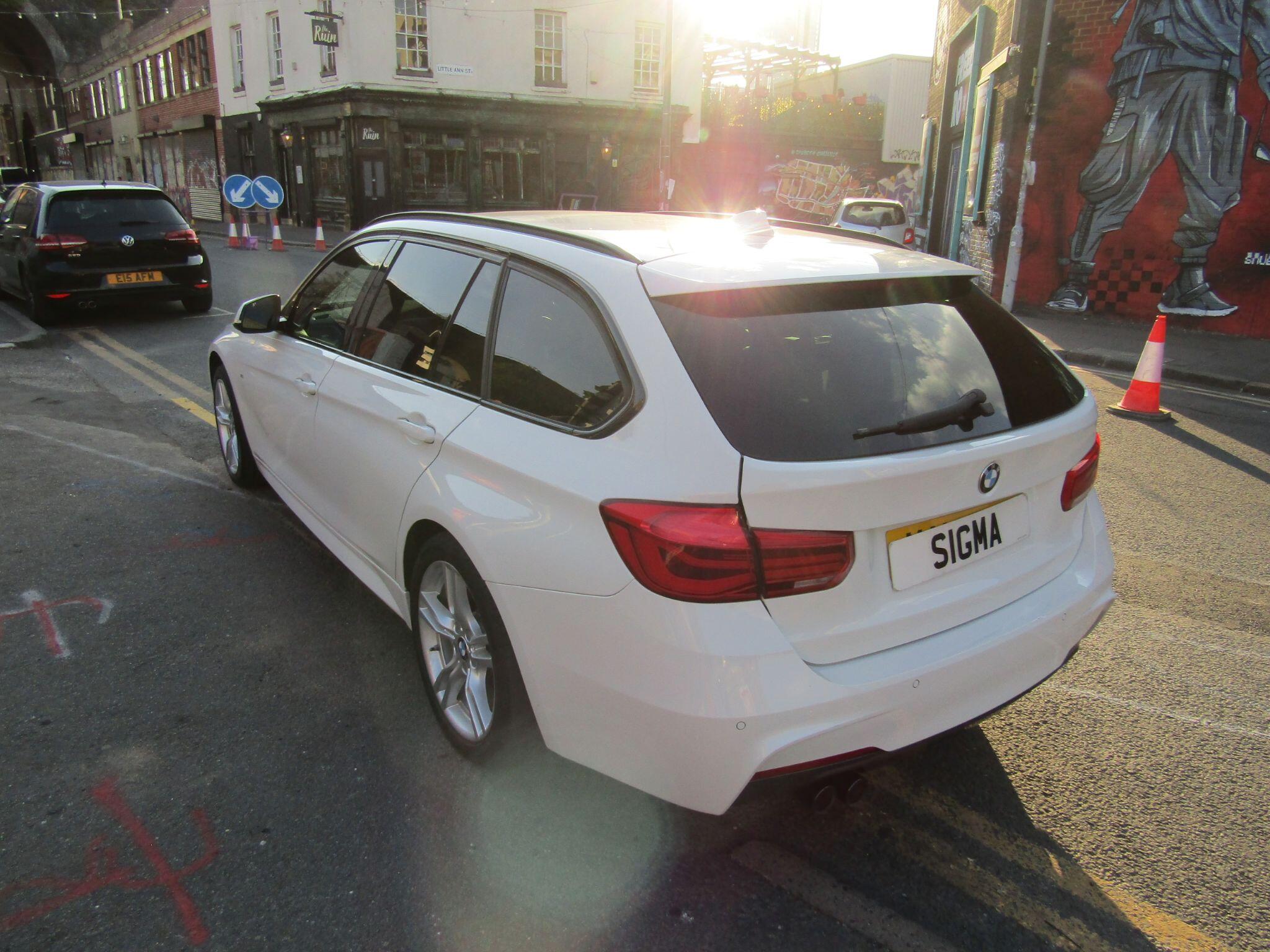 BMW 3 Series view 5