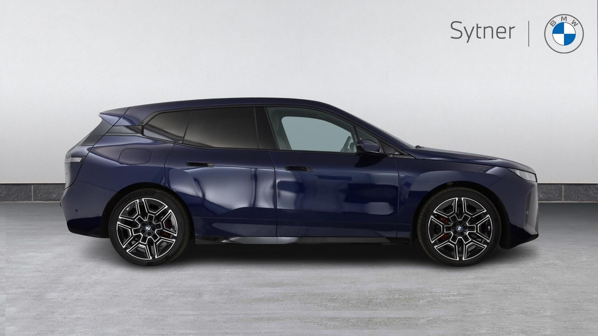 BMW iX view 3