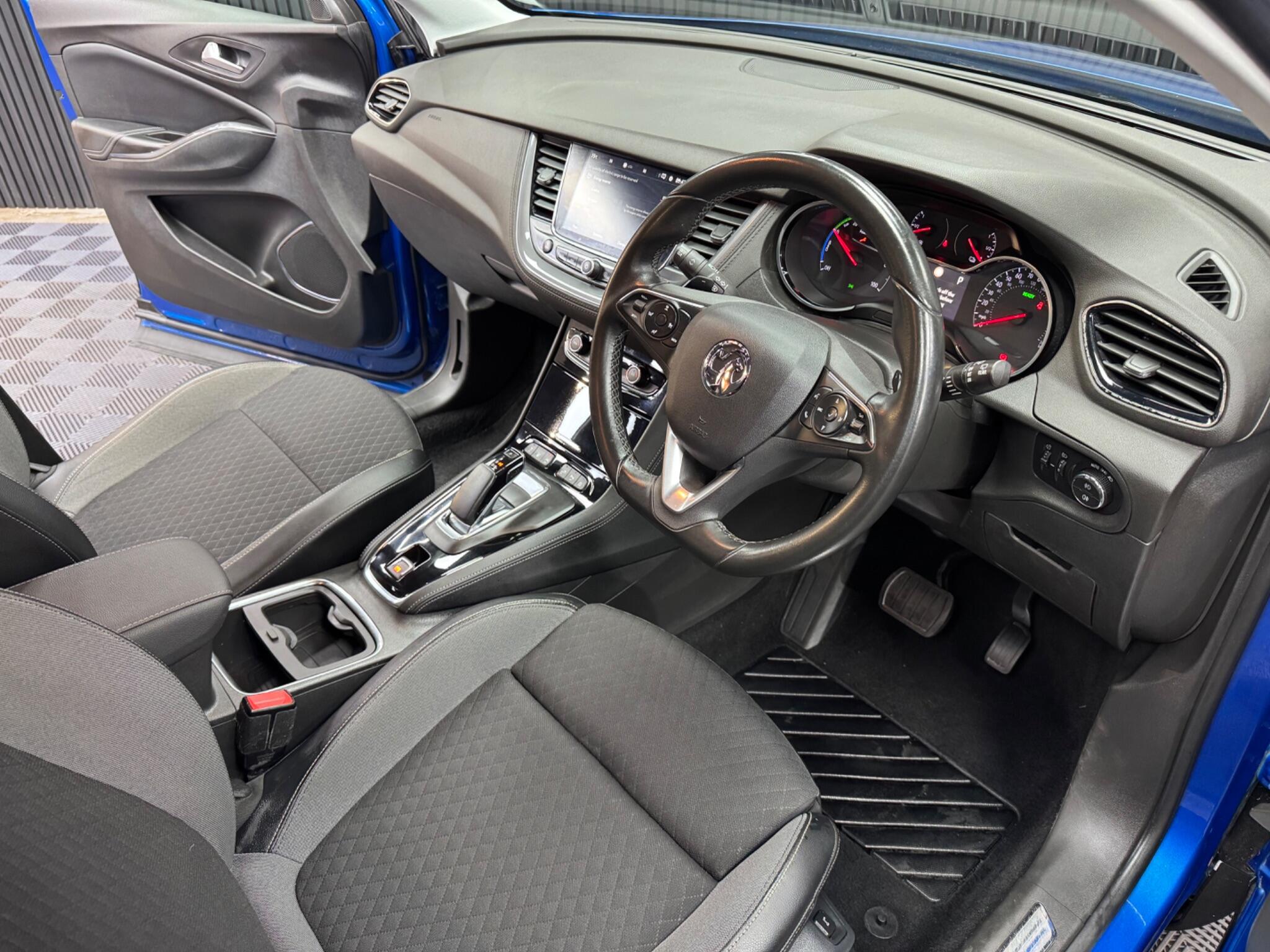 Vauxhall Grandland X view 7