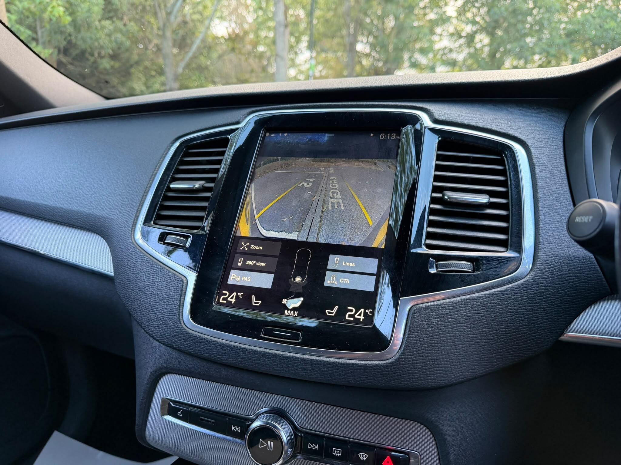 Volvo XC90 view 28
