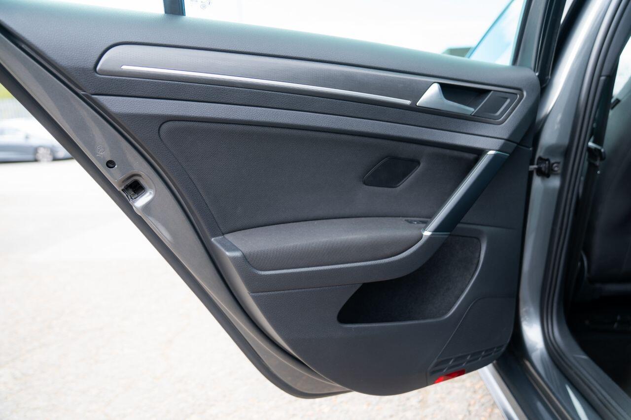Volkswagen Golf view 51