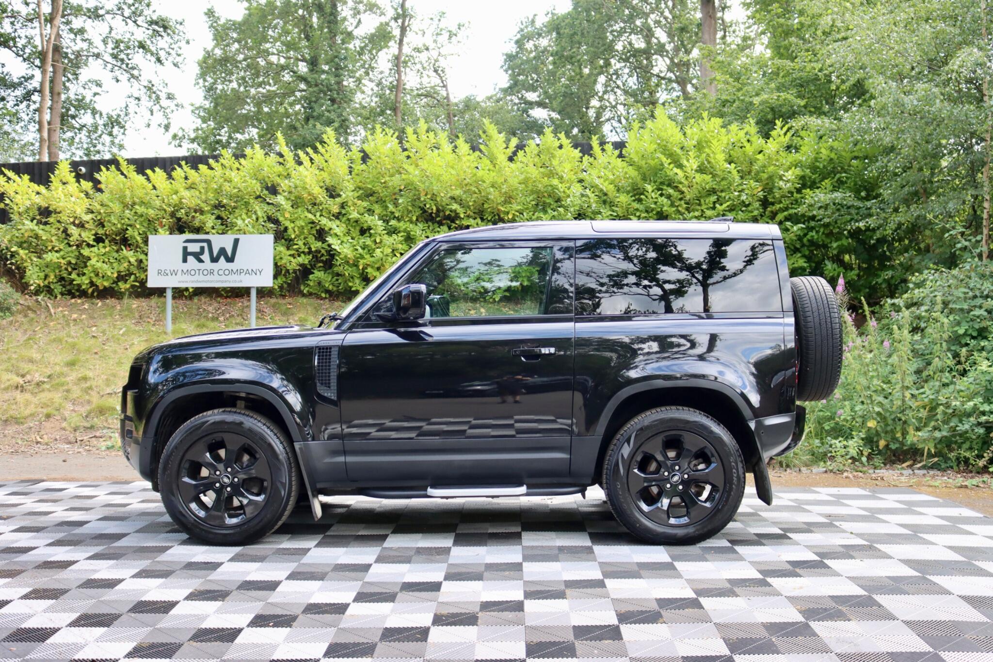Land Rover Defender view 20