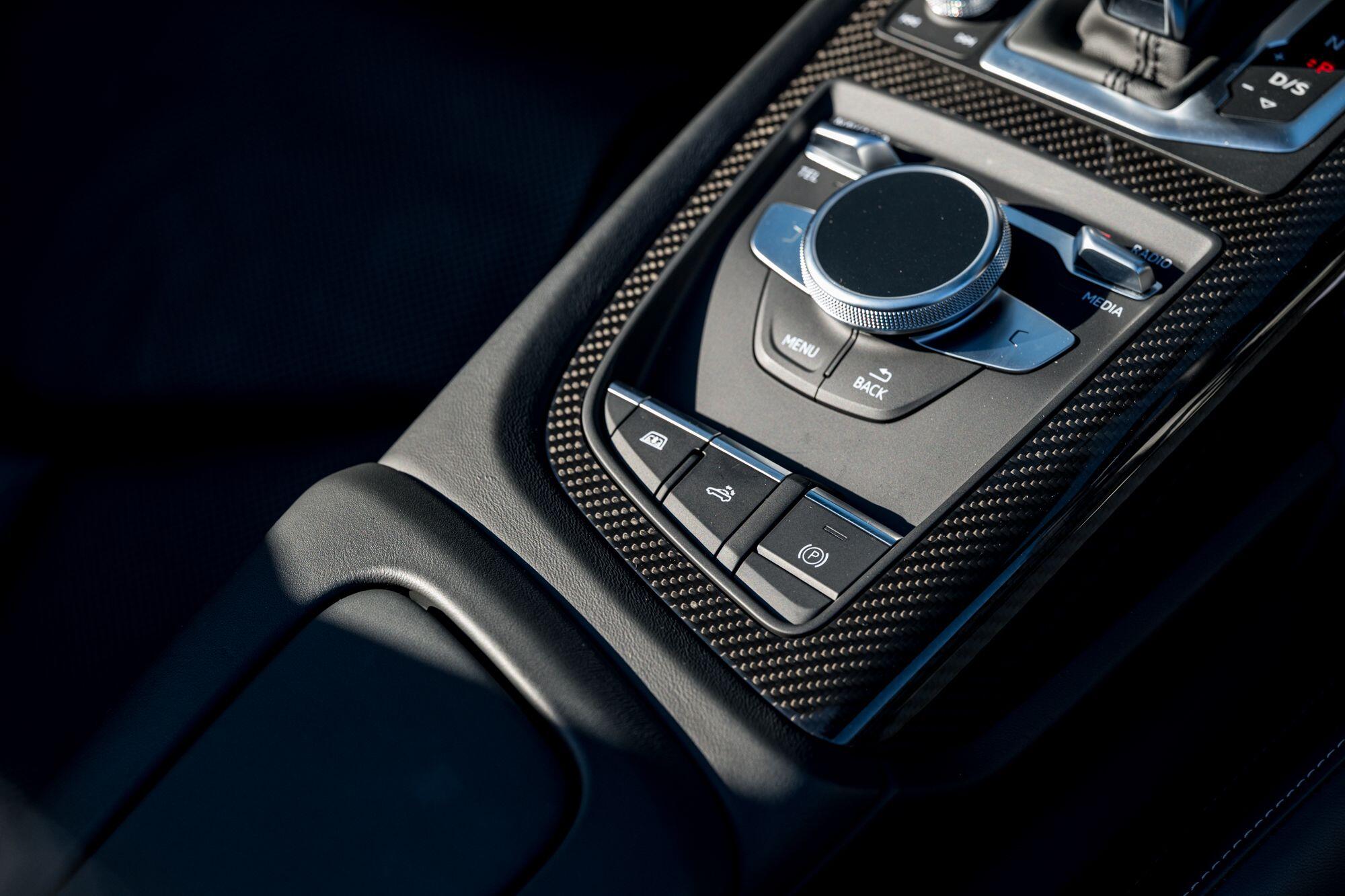 Audi R8 view 31