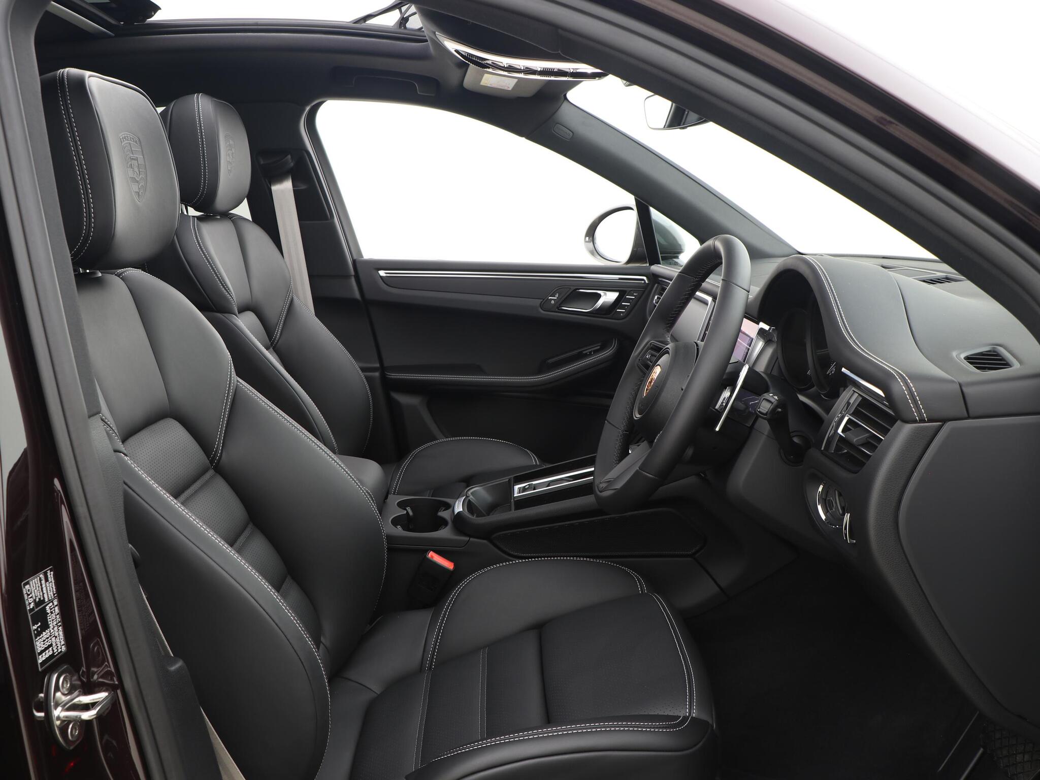 Porsche Macan view 41