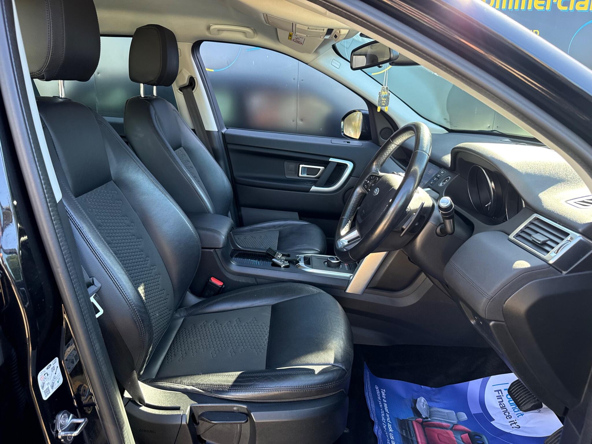 Land Rover Discovery Sport view 17