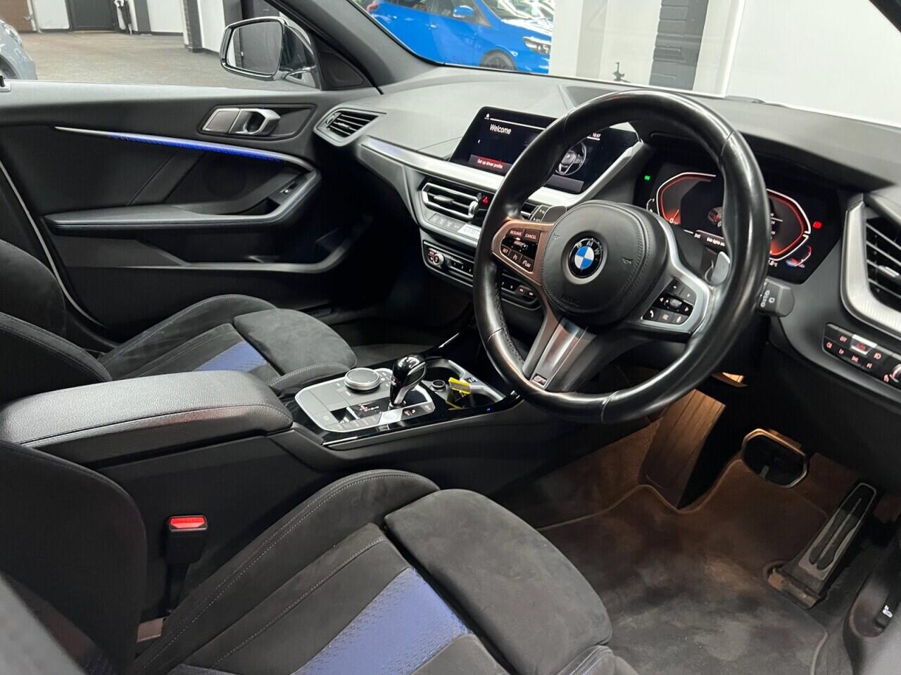 BMW 1 Series view 38