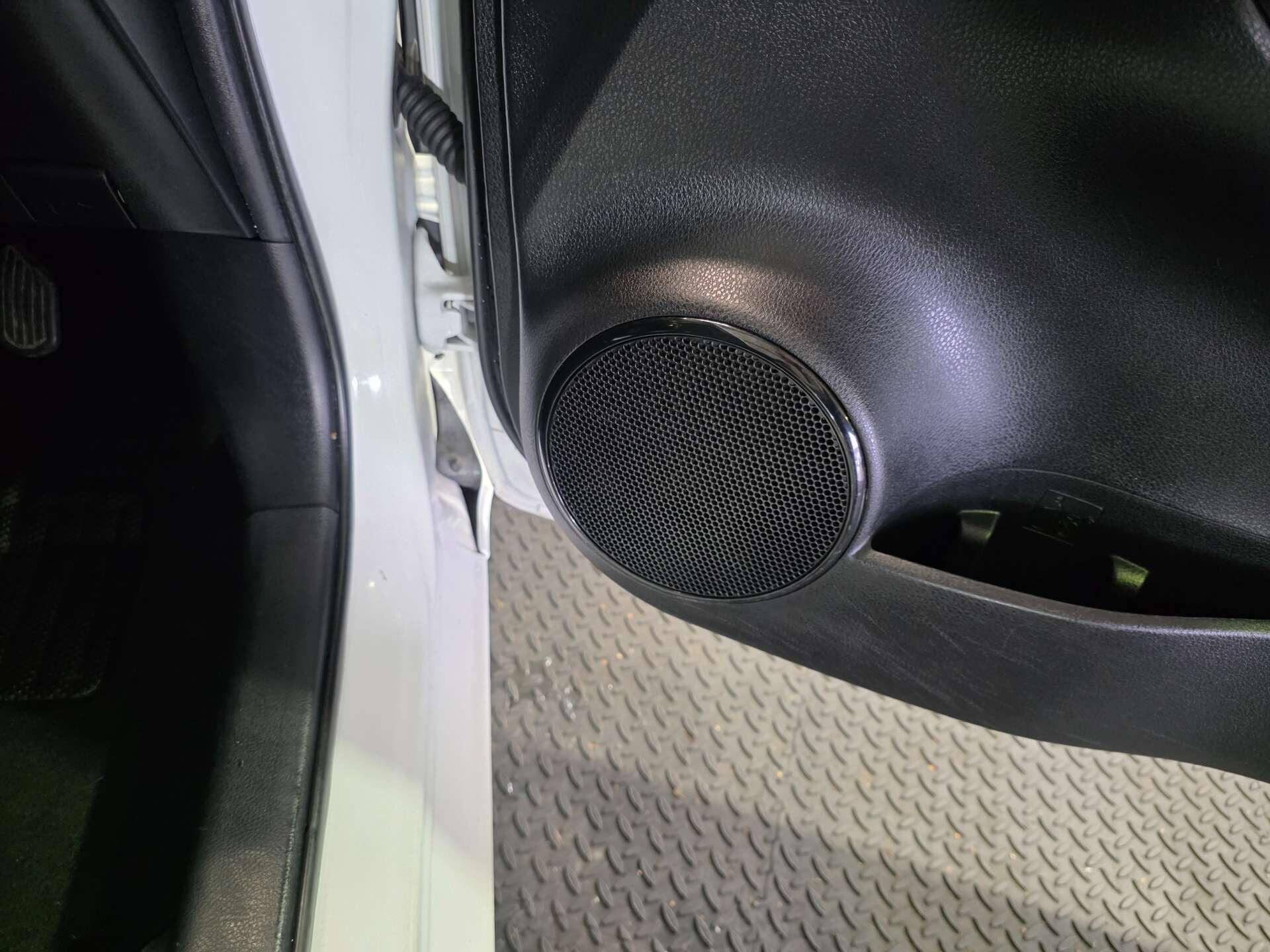 Toyota Yaris view 19