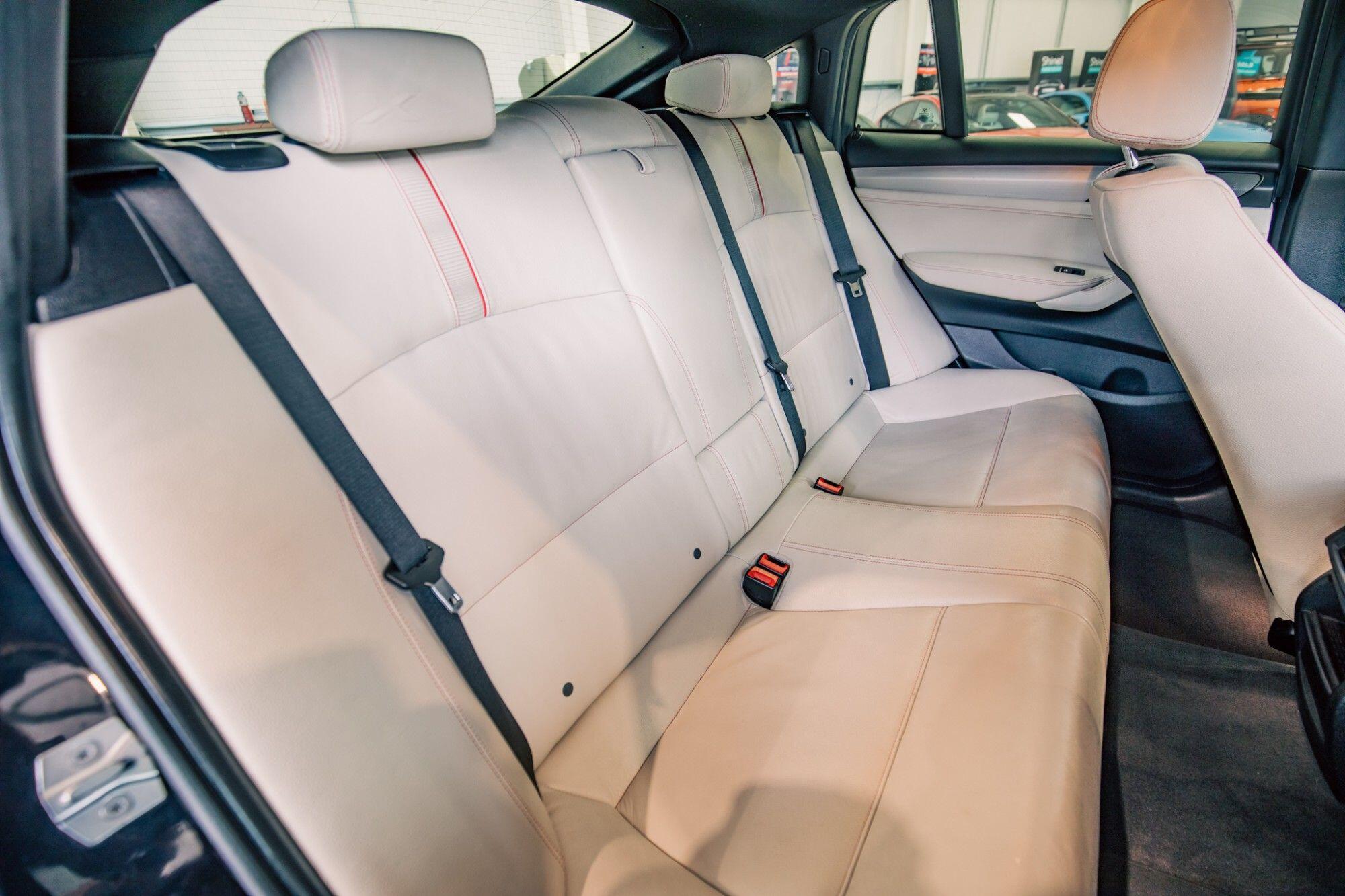 BMW X4 view 8
