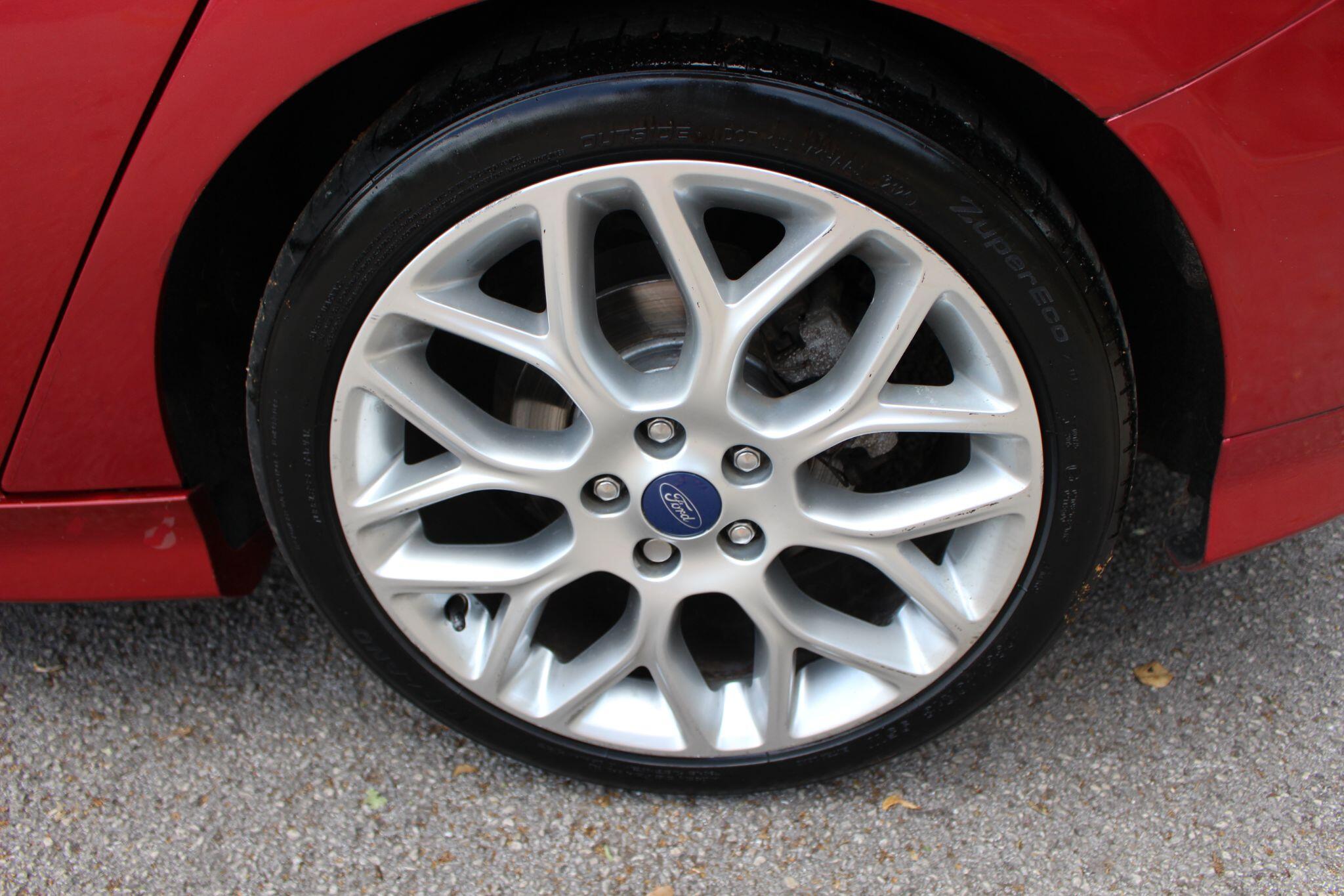 Ford Focus view 17