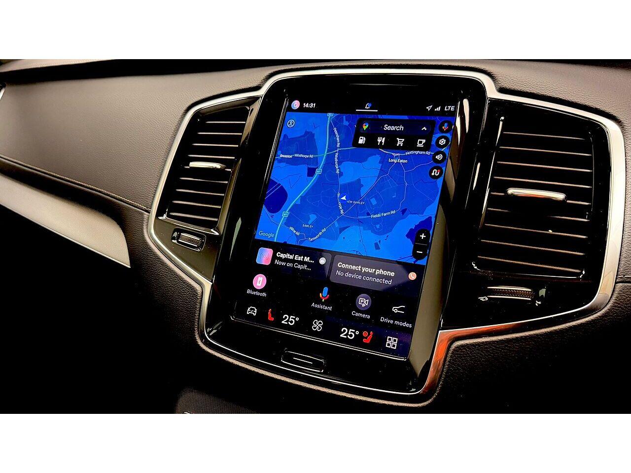 Volvo XC90 view 27