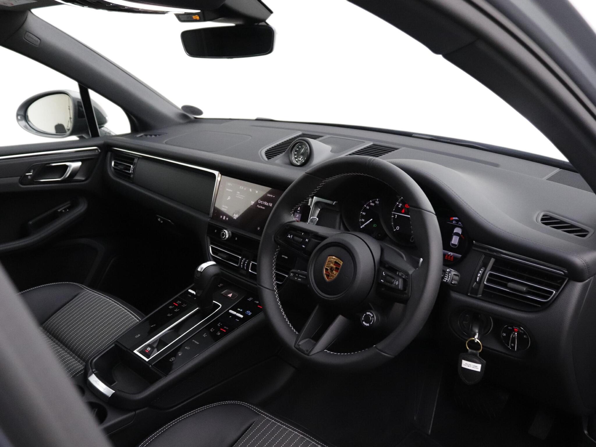 Porsche Macan view 9