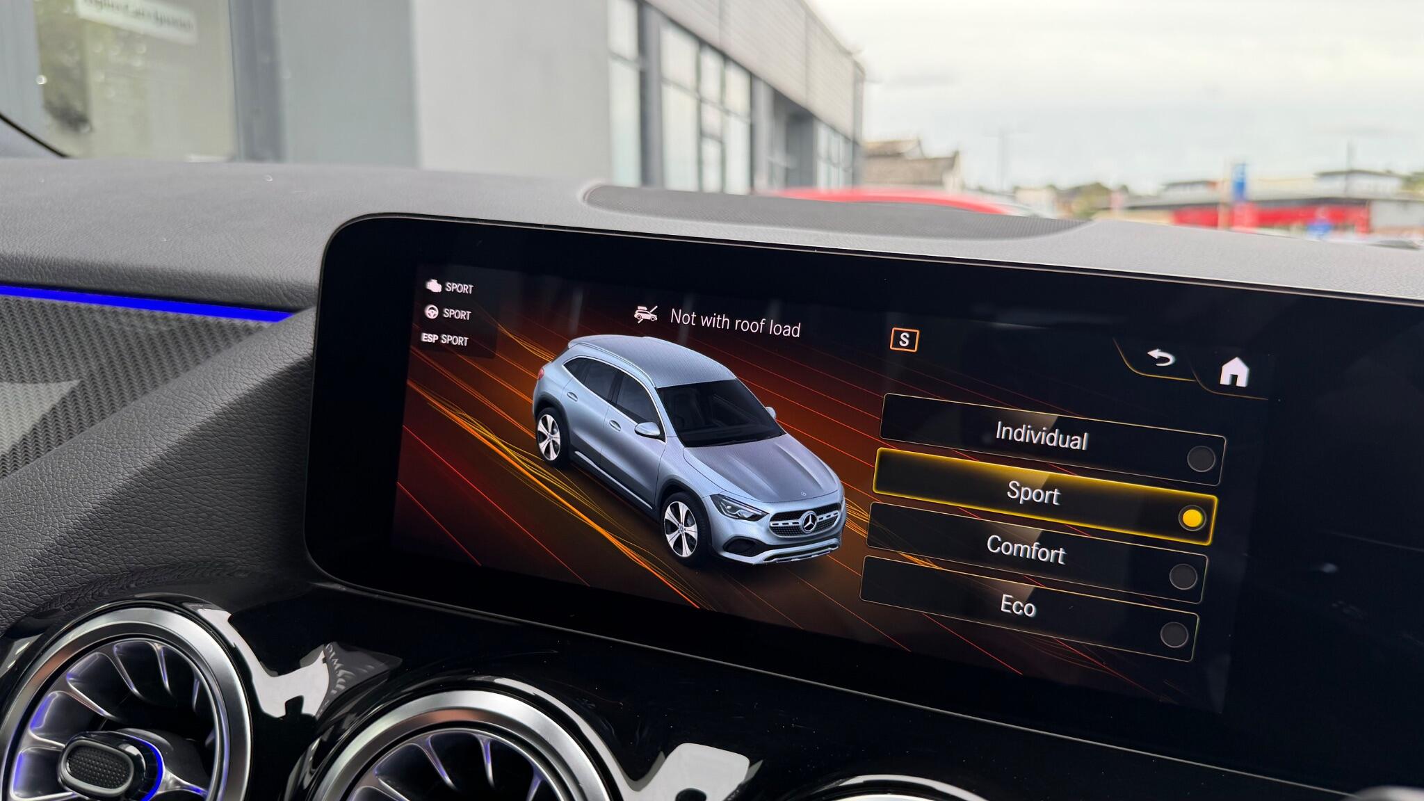 Mercedes-Benz Gla view 18