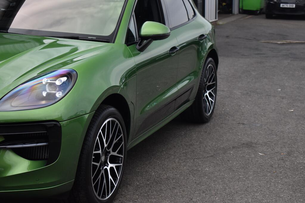Porsche Macan view 25