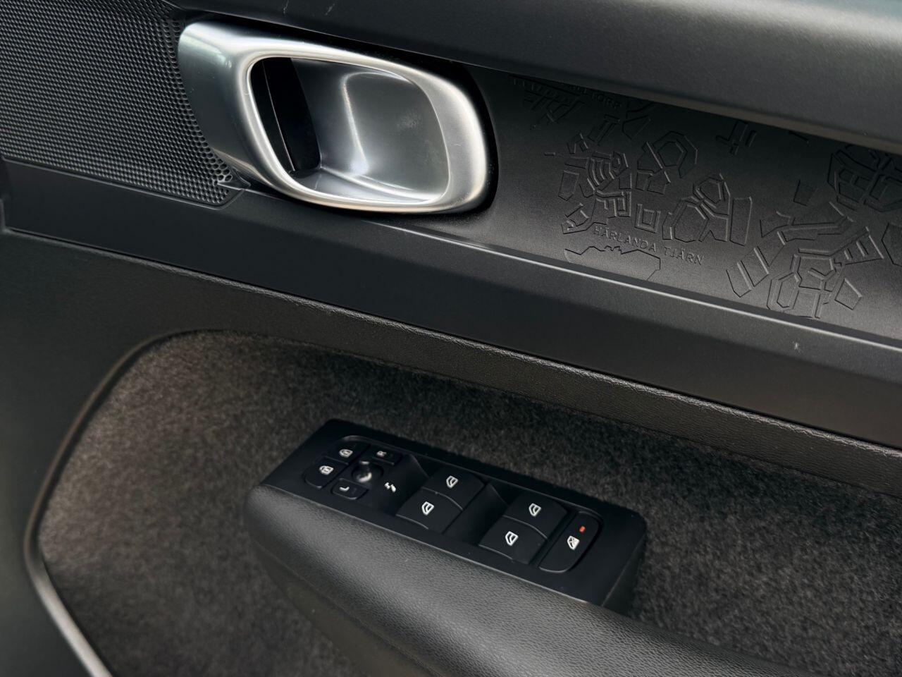 Volvo XC40 view 32