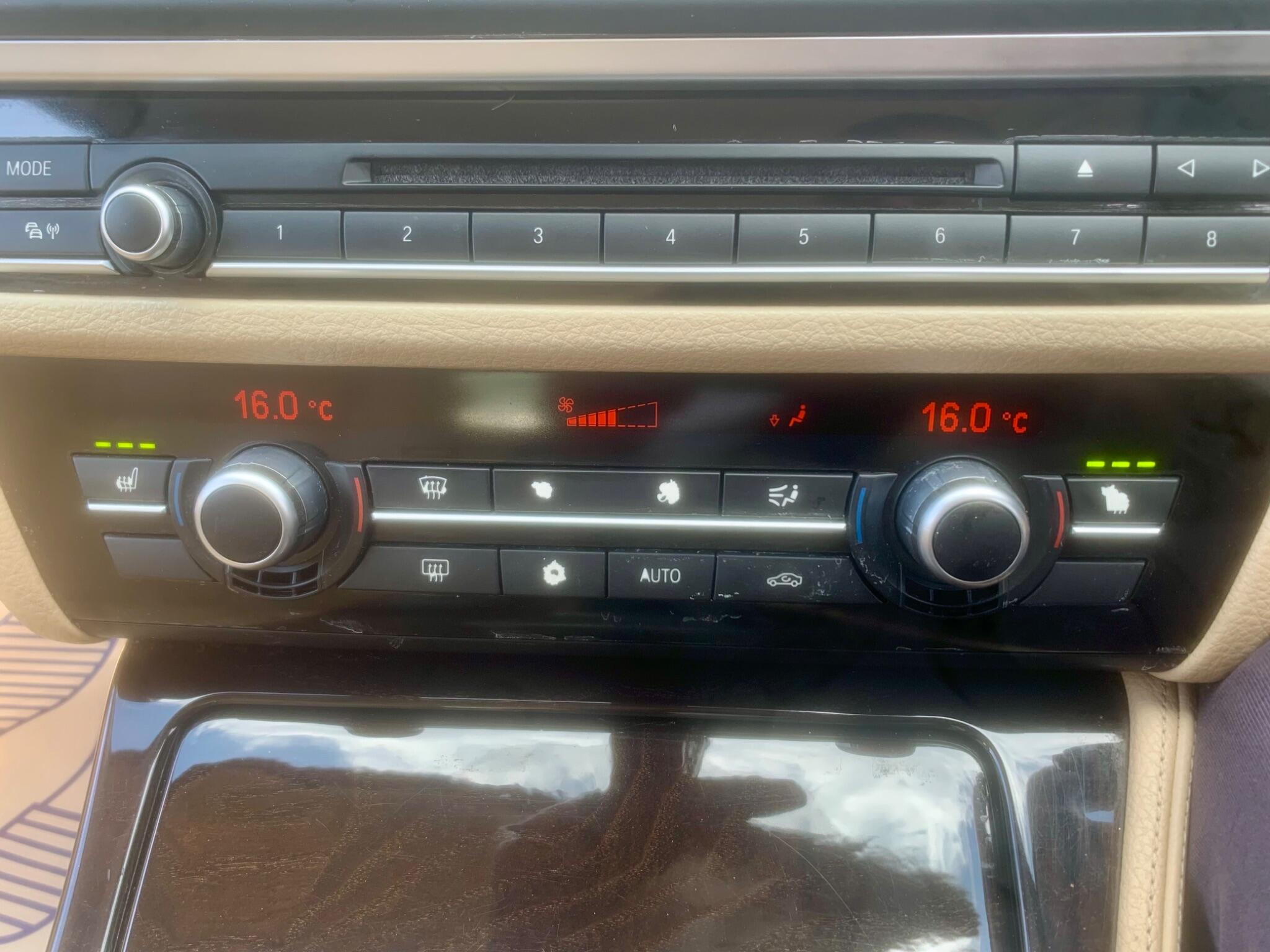 BMW 5 Series view 29
