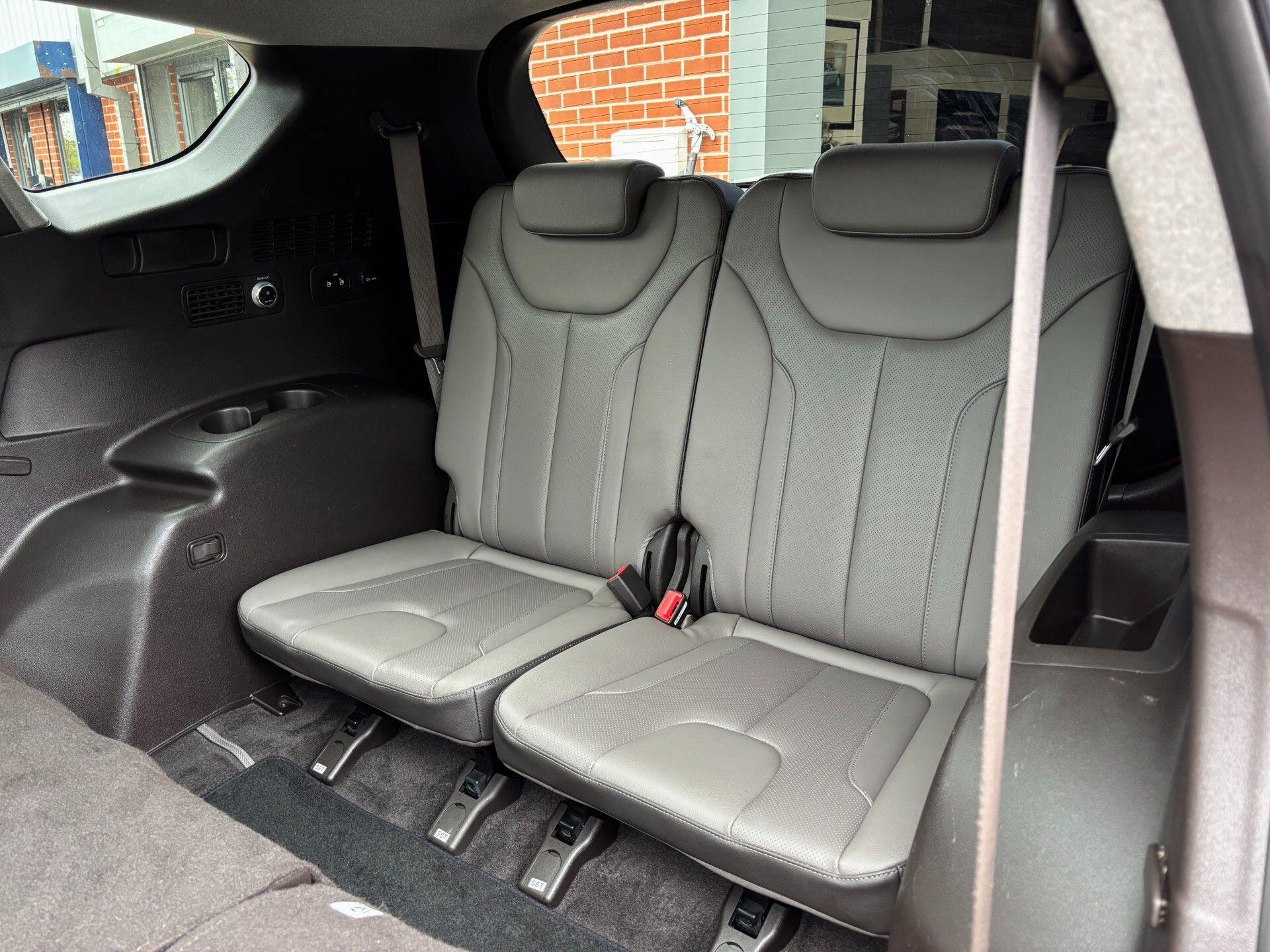 Hyundai Santa Fe view 14