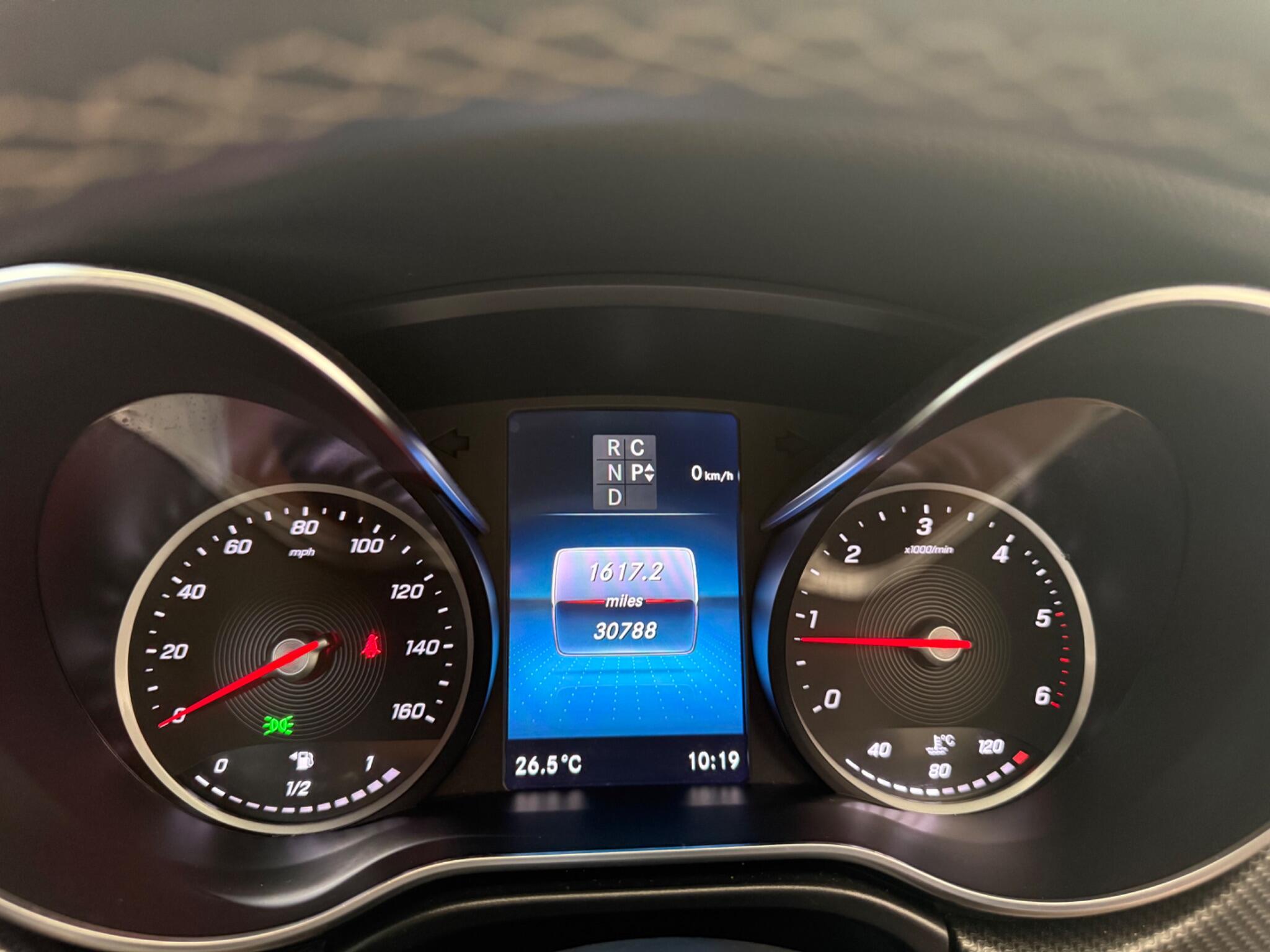 Mercedes-Benz V-Class view 36