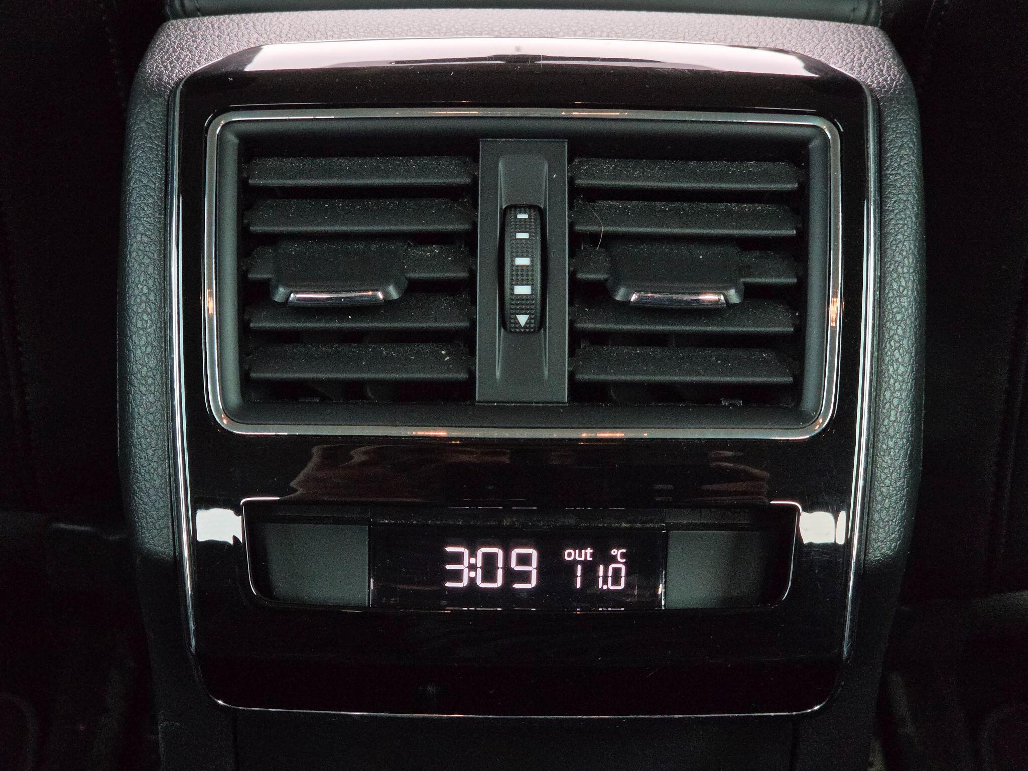 Skoda Superb view 28