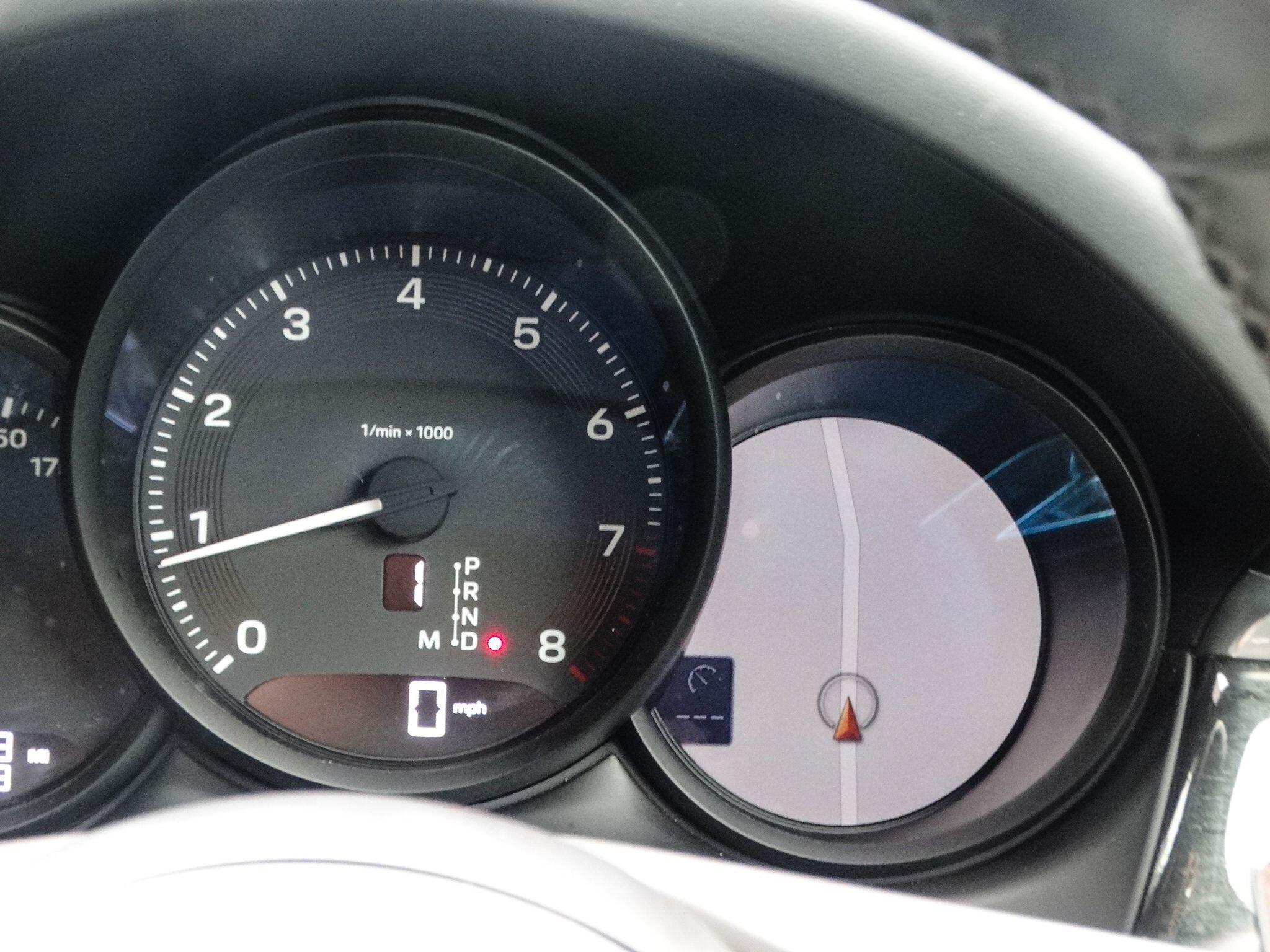 Porsche Macan view 38