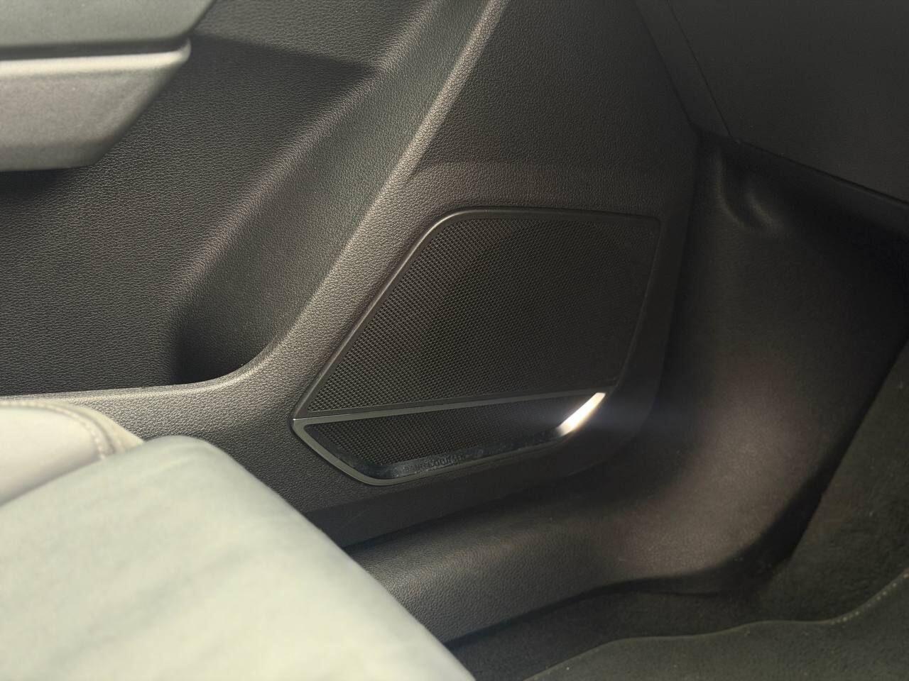 Audi Q3 view 48