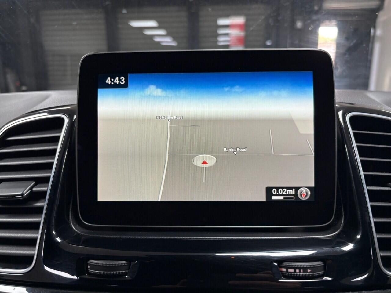 Mercedes-Benz Gle view 24