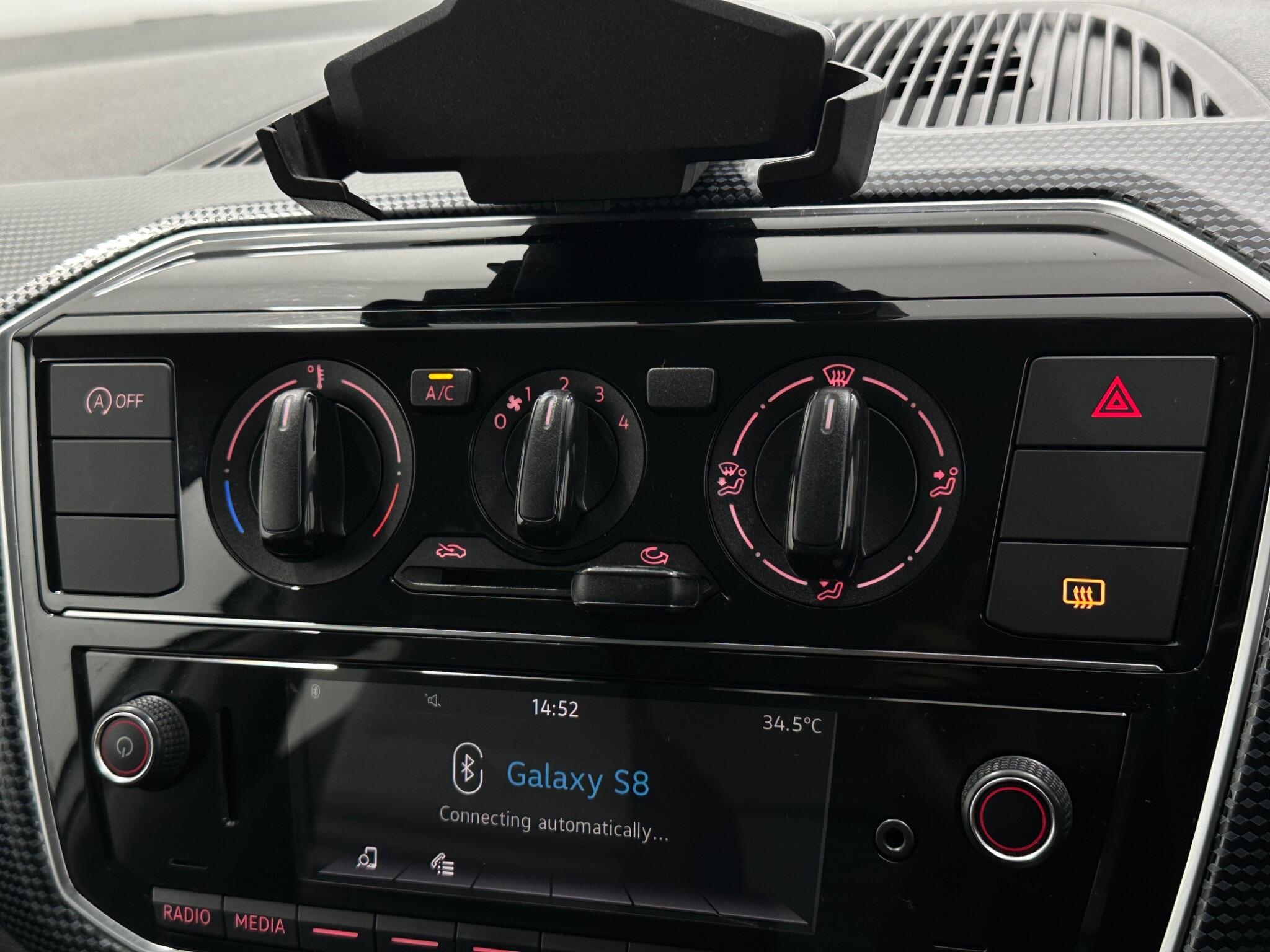 Volkswagen Up! view 20