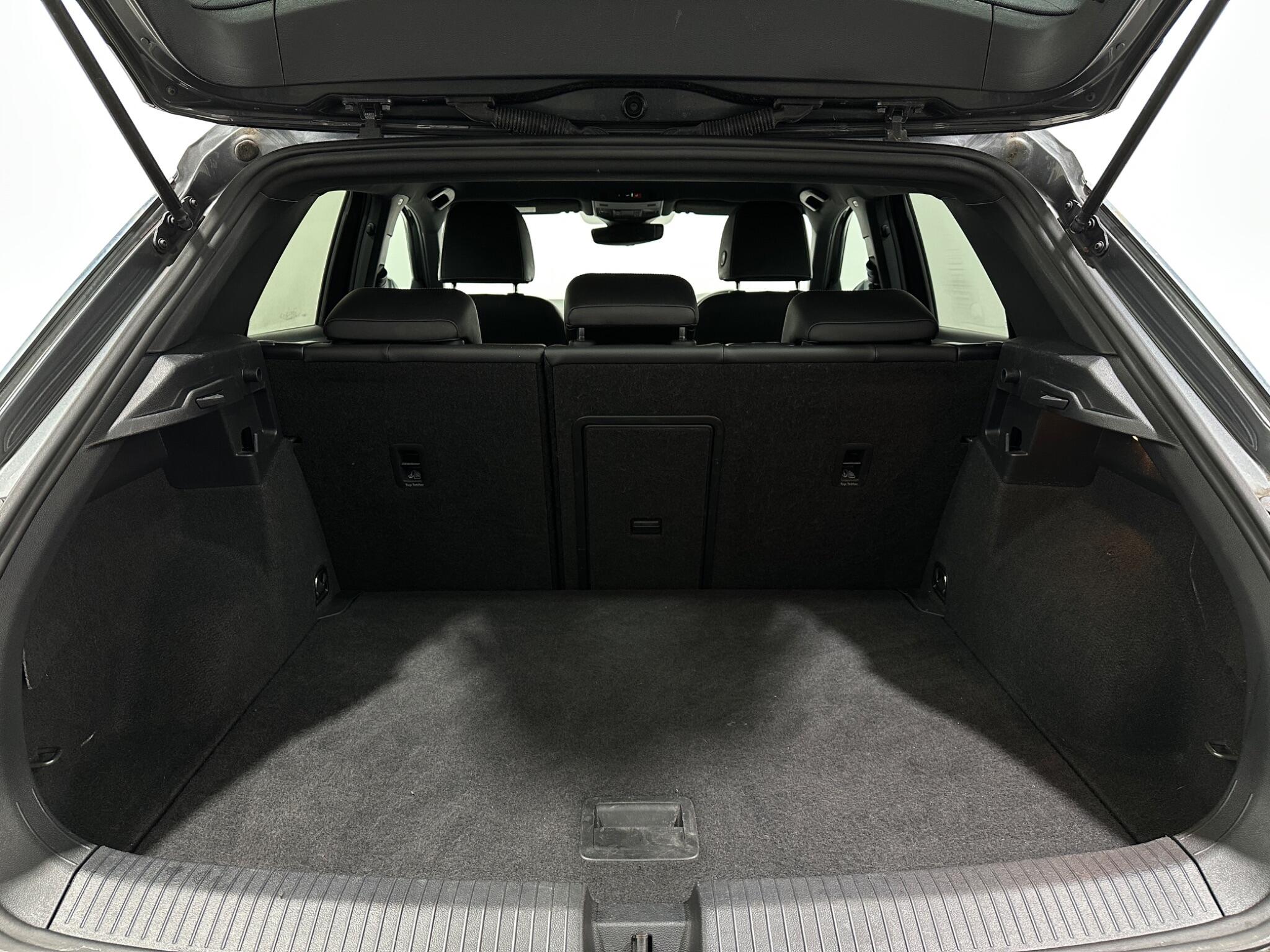 Volkswagen T-Roc view 47