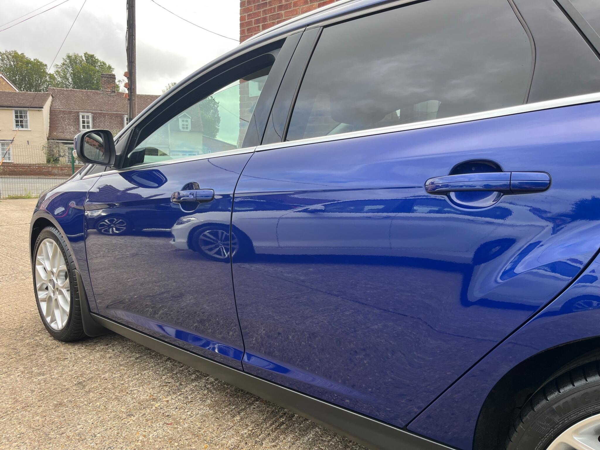 Ford Focus view 9