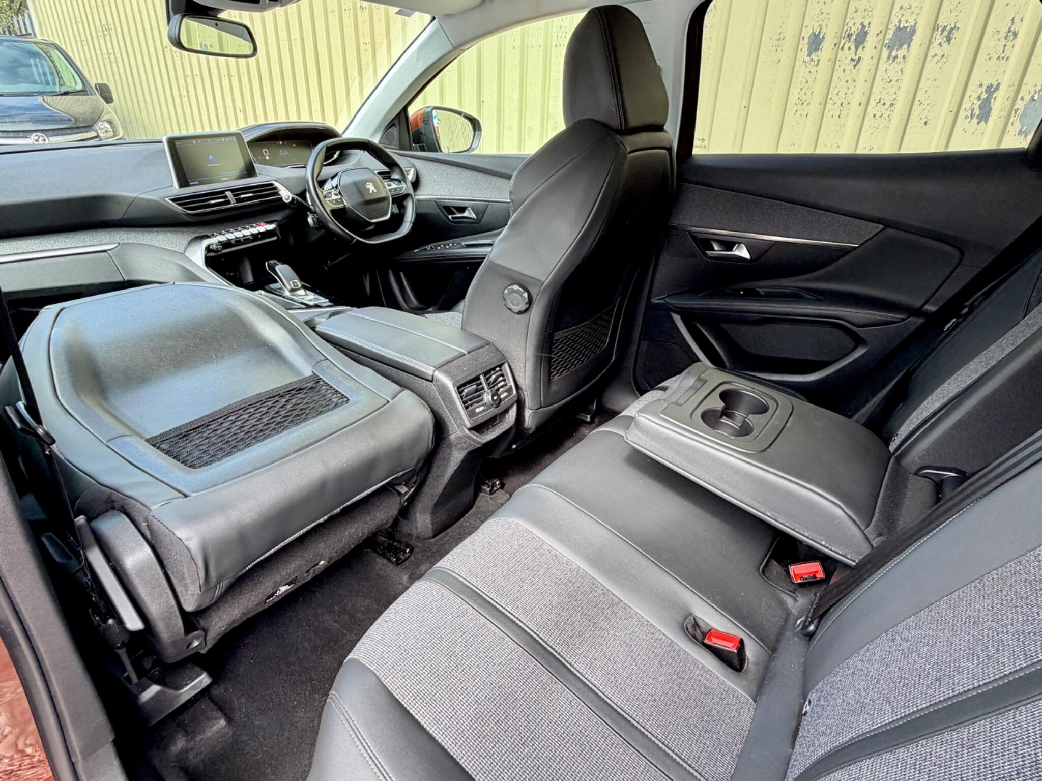 Peugeot 3008 view 13