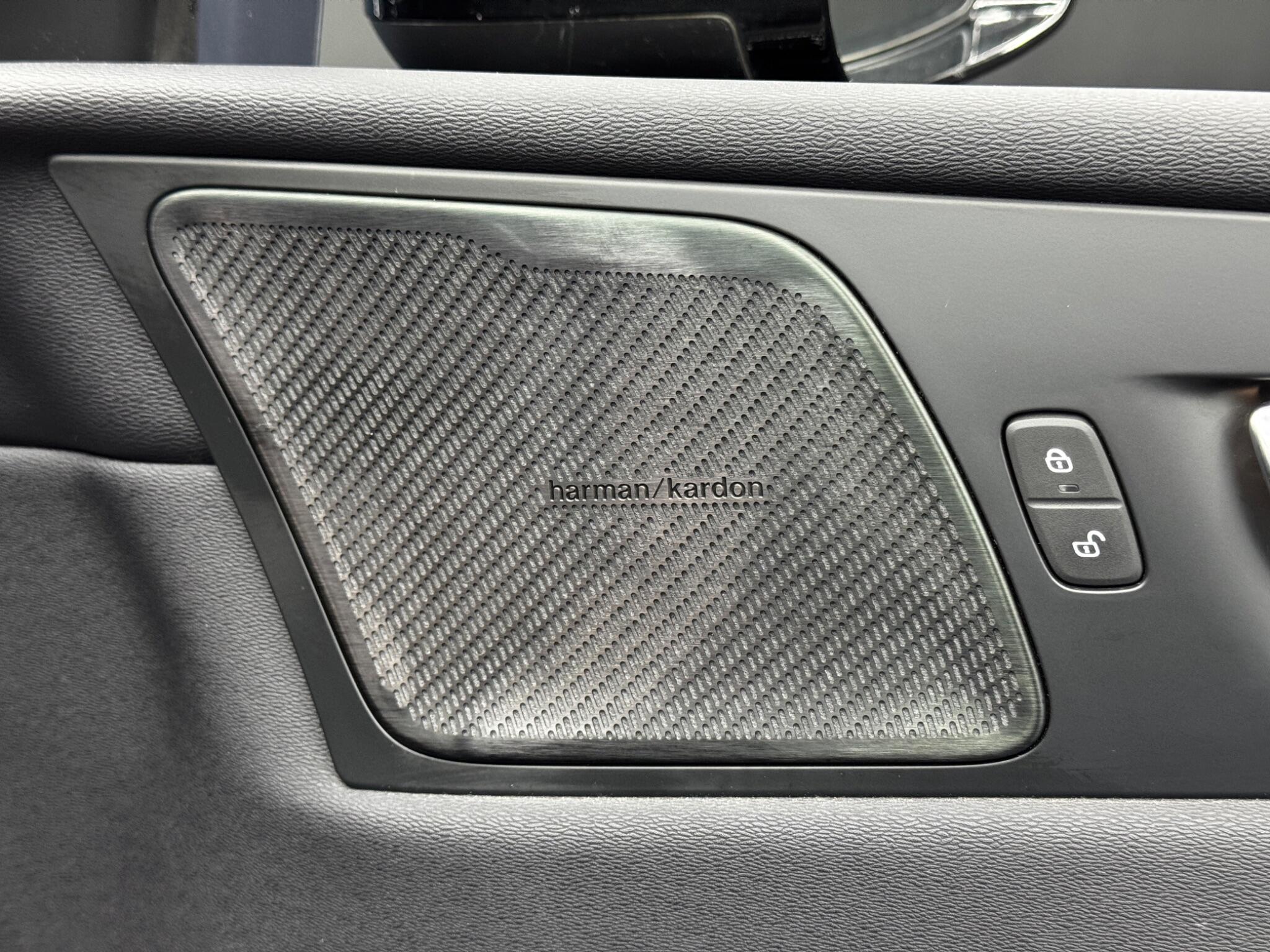 Volvo XC60 view 40