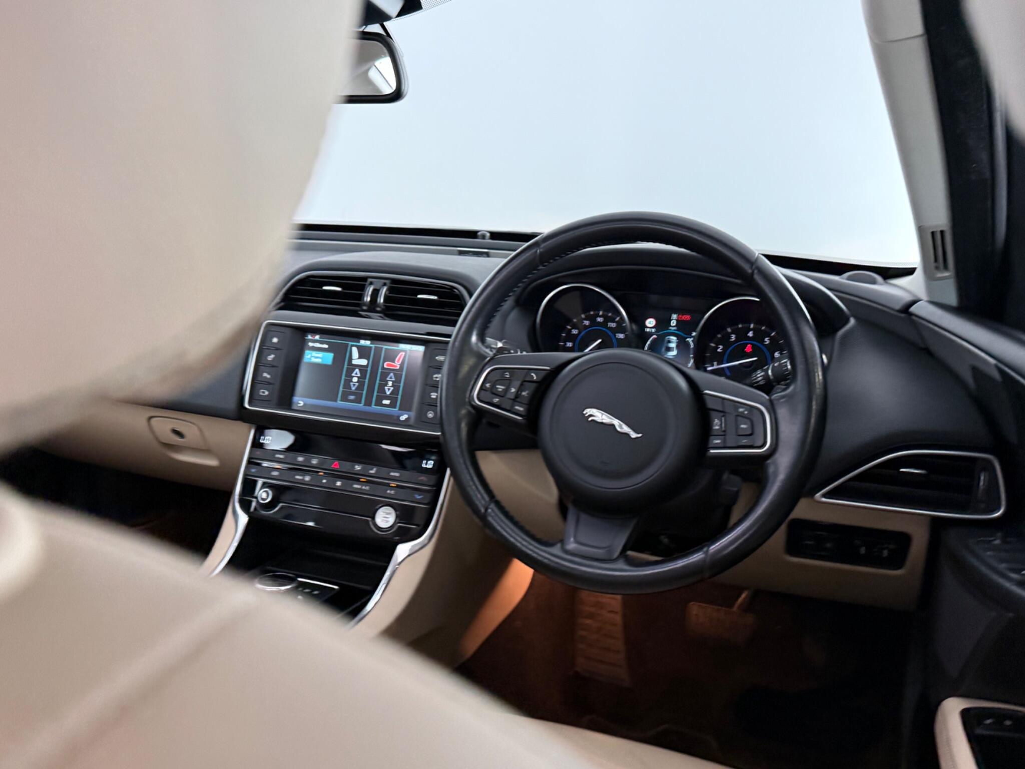 Jaguar Xe view 12