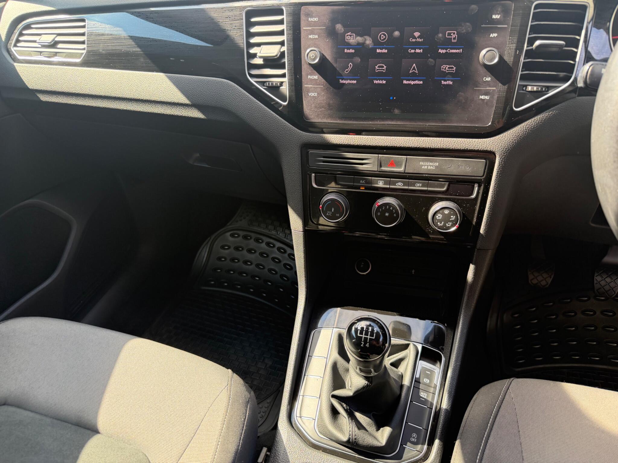Volkswagen Golf Sportsvan view 4