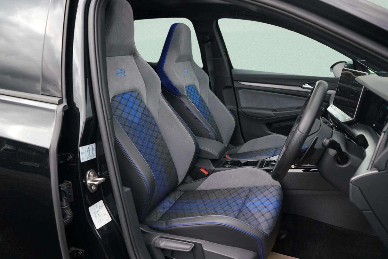 Volkswagen Golf view 17