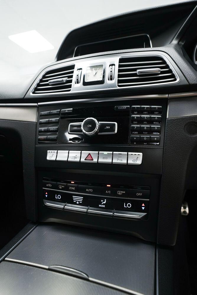 Mercedes-Benz E Class view 19