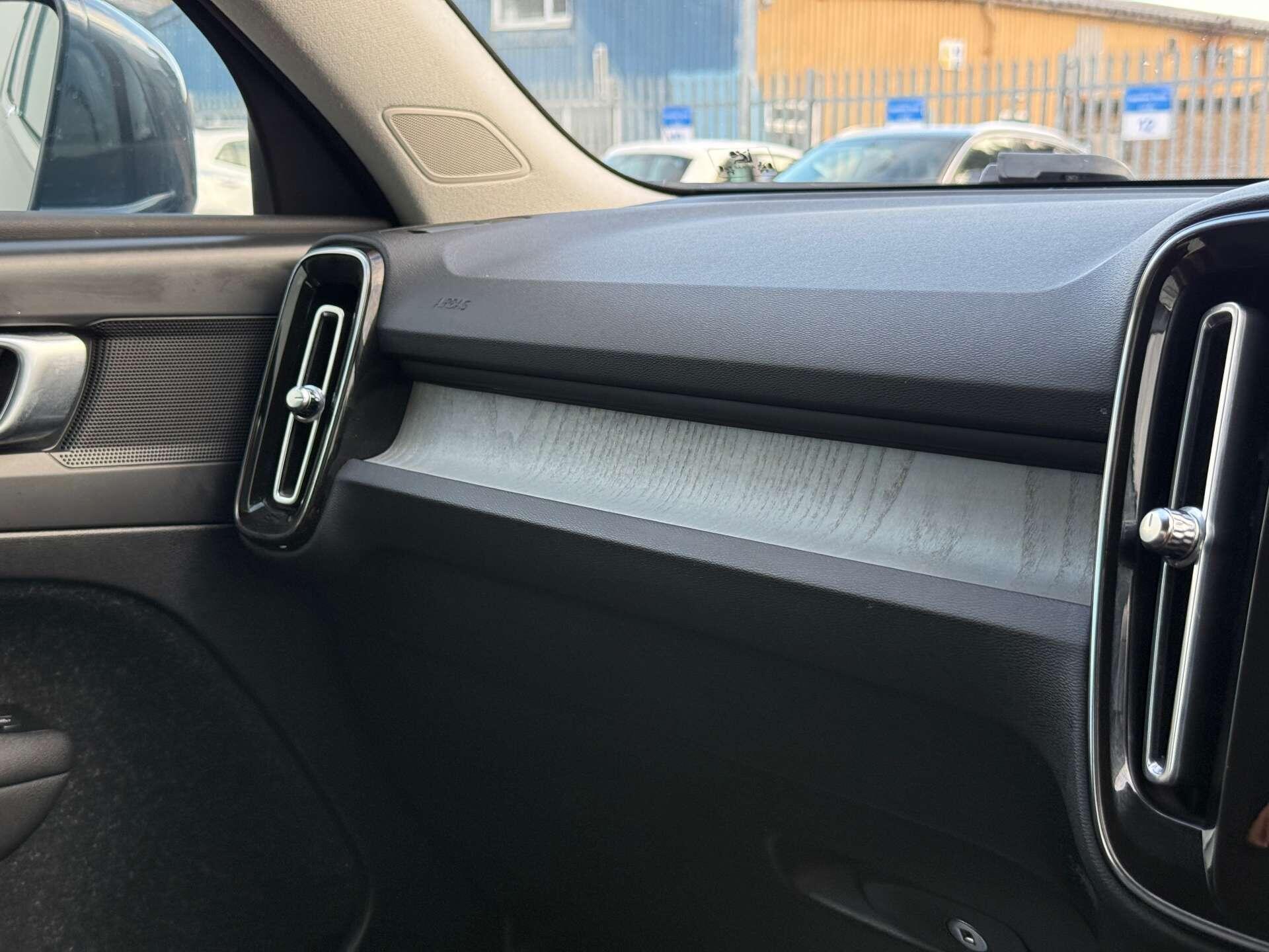 Volvo XC40 view 50