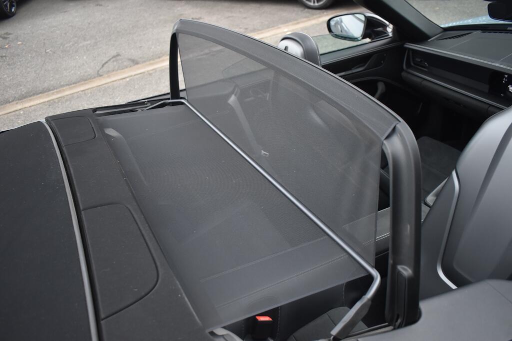 Porsche 911 view 36