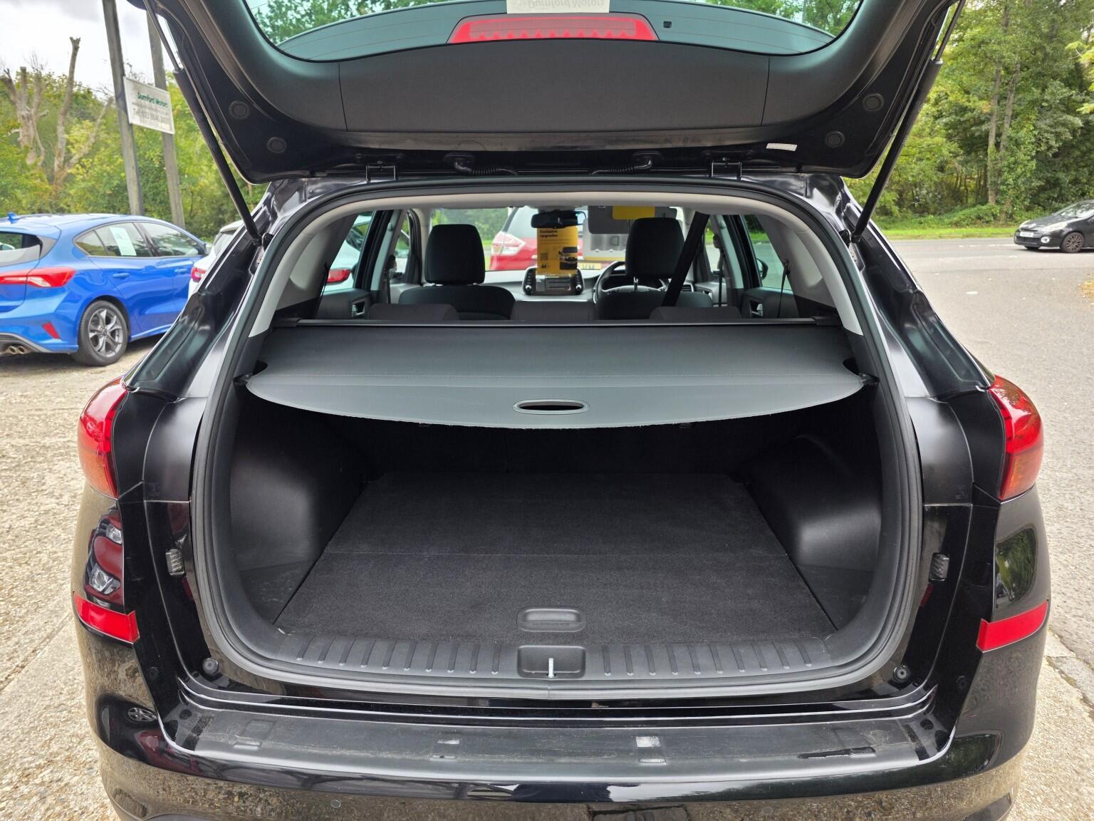 Hyundai Tucson view 21