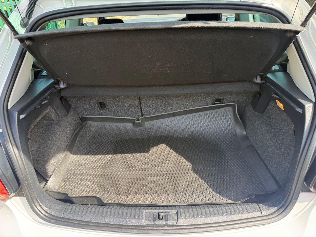 Volkswagen Polo view 12